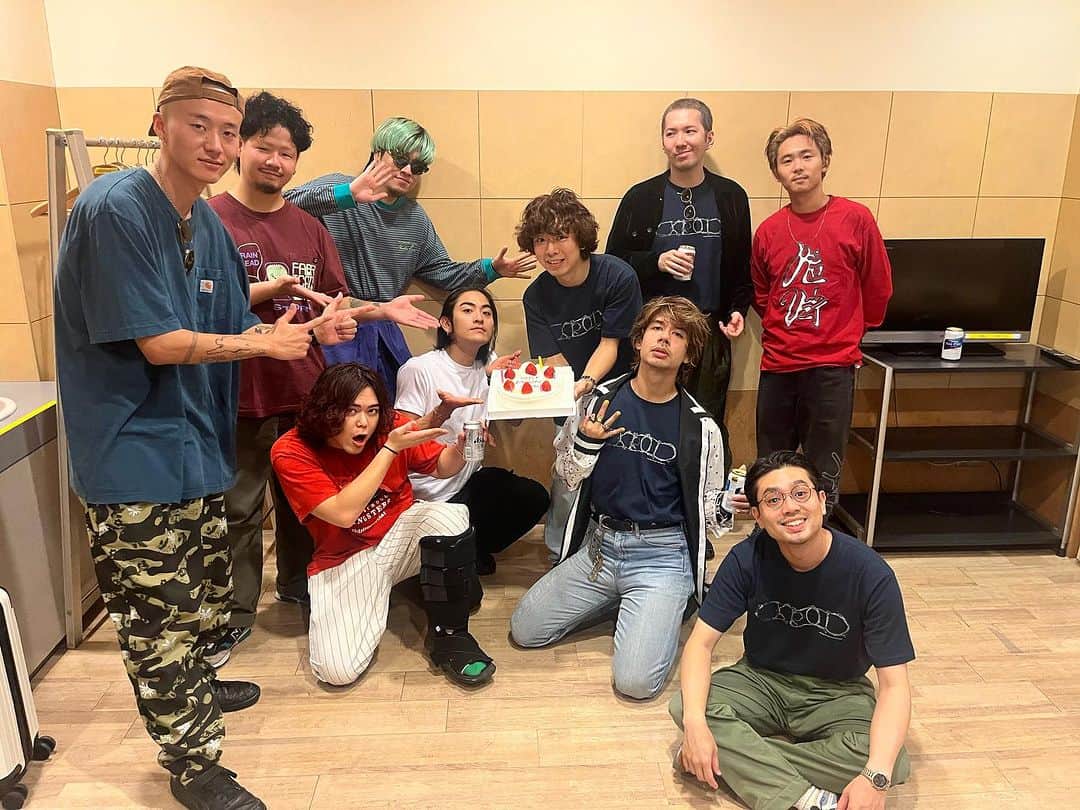 OKAMOTO’Sさんのインスタグラム写真 - (OKAMOTO’SInstagram)「.  ❤️‍🔥2023.11.05(日)Zepp Nagoya Kroi Live Tour "Dig the Deep" vol.4  ありがとうございました！ オカモトコウキHappy Birthday🎂✨  終演後コメントは 公式アプリ「オカモトークQ」にて プレミアム会員限定で公開中です💫  https://c-rayon.com/lp/okamotos/app/  📸by @_ok0594」11月5日 21時20分 - okamotos_official