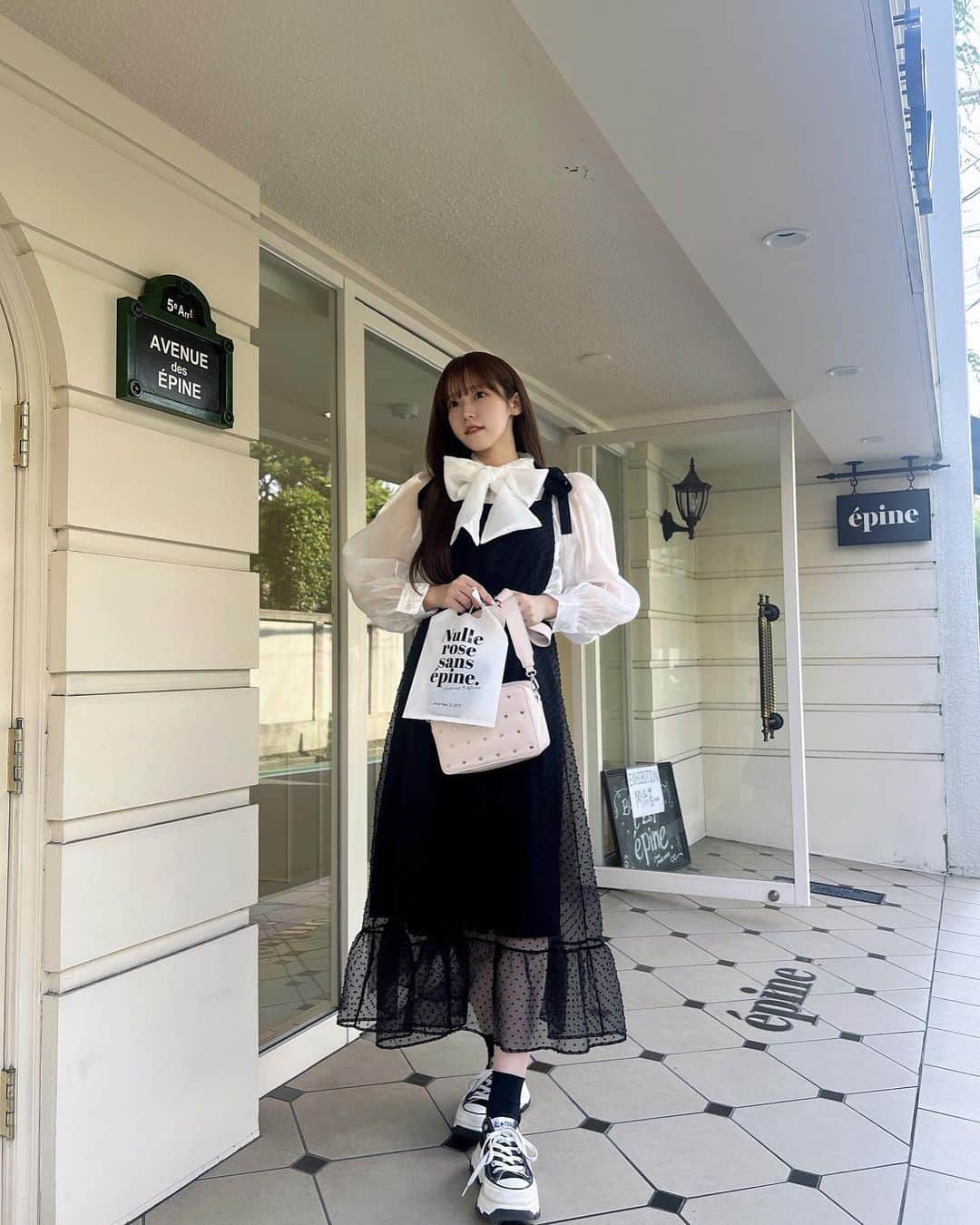 吉田菜々世のインスタグラム：「🩰🧴 もう11月なんて早すぎるね〜 冬服着るの楽しみ♡ はやく衣替えしよーっと」