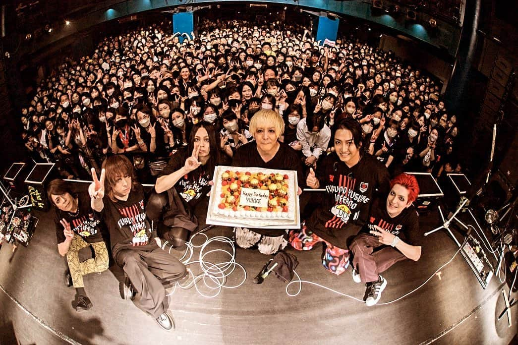 ミヤ のインスタグラム：「HBD Yukke! Thx Aki！！ #mucc25th」