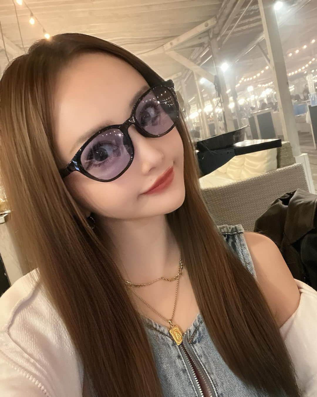 宇佐美あいりさんのインスタグラム写真 - (宇佐美あいりInstagram)「夏も終わり秋になってきて 気付けば今年夏らしい事 一つもできなかったな...😶w  なのでこの前ギリギリBBQ🍖に 行ってきた😂🤭w  BBQとかたぶん 8年ぶりくらいだww  プールはもう無理だけど BBQはまだそこまで寒くなかったから ギリ大丈夫だったよ٩(｡˃ ᵕ ˂ )و✨  しかもこう言うBBQスポット は初めてきたけど、オシャレだし アウトドア系は苦手すぎるから ギリギリまで悩んでたけど たまに行くとよかったあ🫠✨  あ...メインのBBQ🍖の 写真は撮るの忘れてお皿のこれ しかなくてw   安定のずっと食べて 終わりました😹w  #THEBBQBEACHinTOYOSU #海外のビーチリゾート#ラグジュアリー #BBQスポット#夏の思い出#豊洲#make#instadaily#instalike#igers#selfie#instagood#pleaselike#japanesegirl#followm#follow4follow#followforfollow#f4f」11月5日 21時21分 - airi.usami_official
