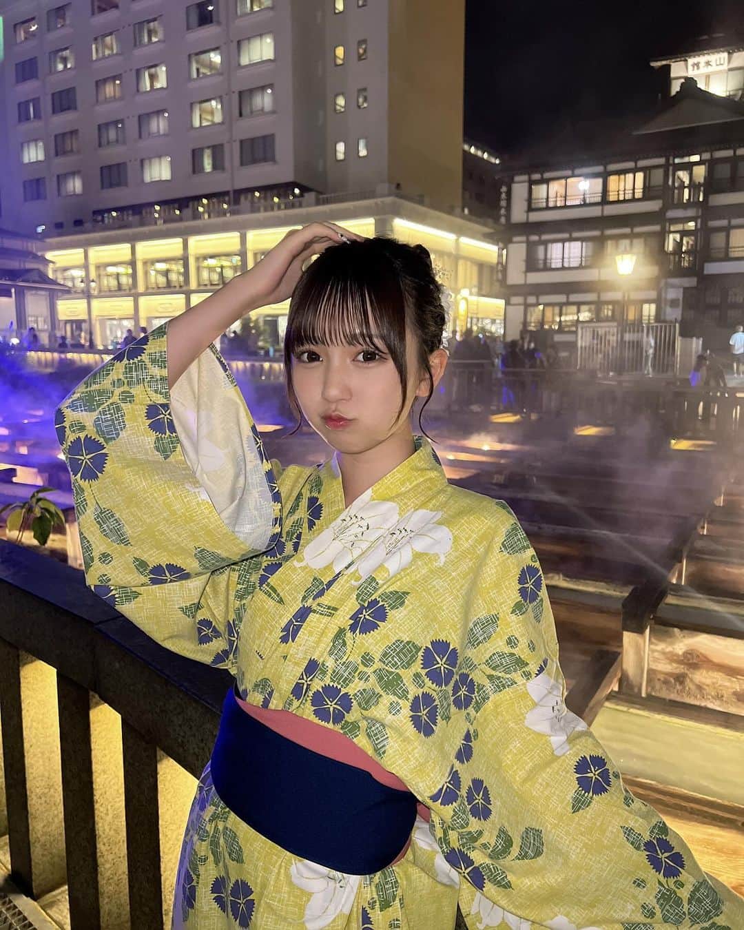 吉田佳音さんのインスタグラム写真 - (吉田佳音Instagram)「冬は温泉だよね♨️💛  ・  ・  ・  ・ #05 #jk #ljk #草津温泉 #温泉 #浴衣 #お団子ヘア」11月5日 21時16分 - kanon_1003_