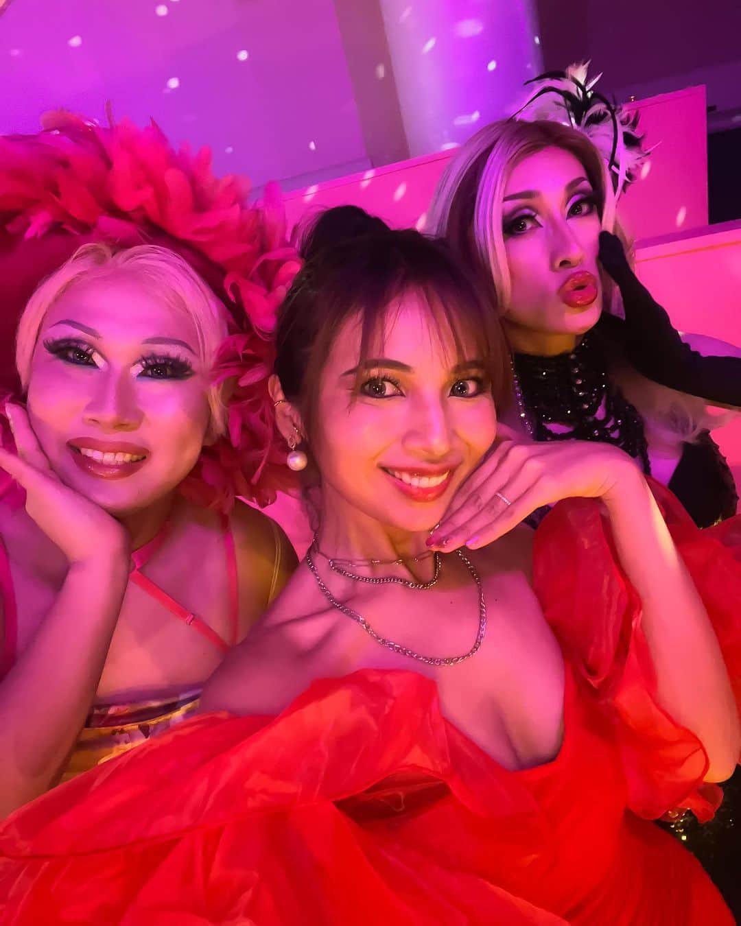 DJ Cellyさんのインスタグラム写真 - (DJ CellyInstagram)「六本木に新しくオープンした @antidote_2023 💋 ドラァグクイーンのショーが楽しめるお店！  プレオープン2日間DJでした✌🏻クイーン達のショーは面白いし、友達もたくさん来ててめちゃ楽しかった🫶 わかりにくいけど、私もドラァグクイーンメイクしたの💄 写真沢山撮ったので残す！！！  #六本木 #antidote #dj #djing #ドラァグクイーン #party #ropponginight」11月5日 21時18分 - celly_cecilia