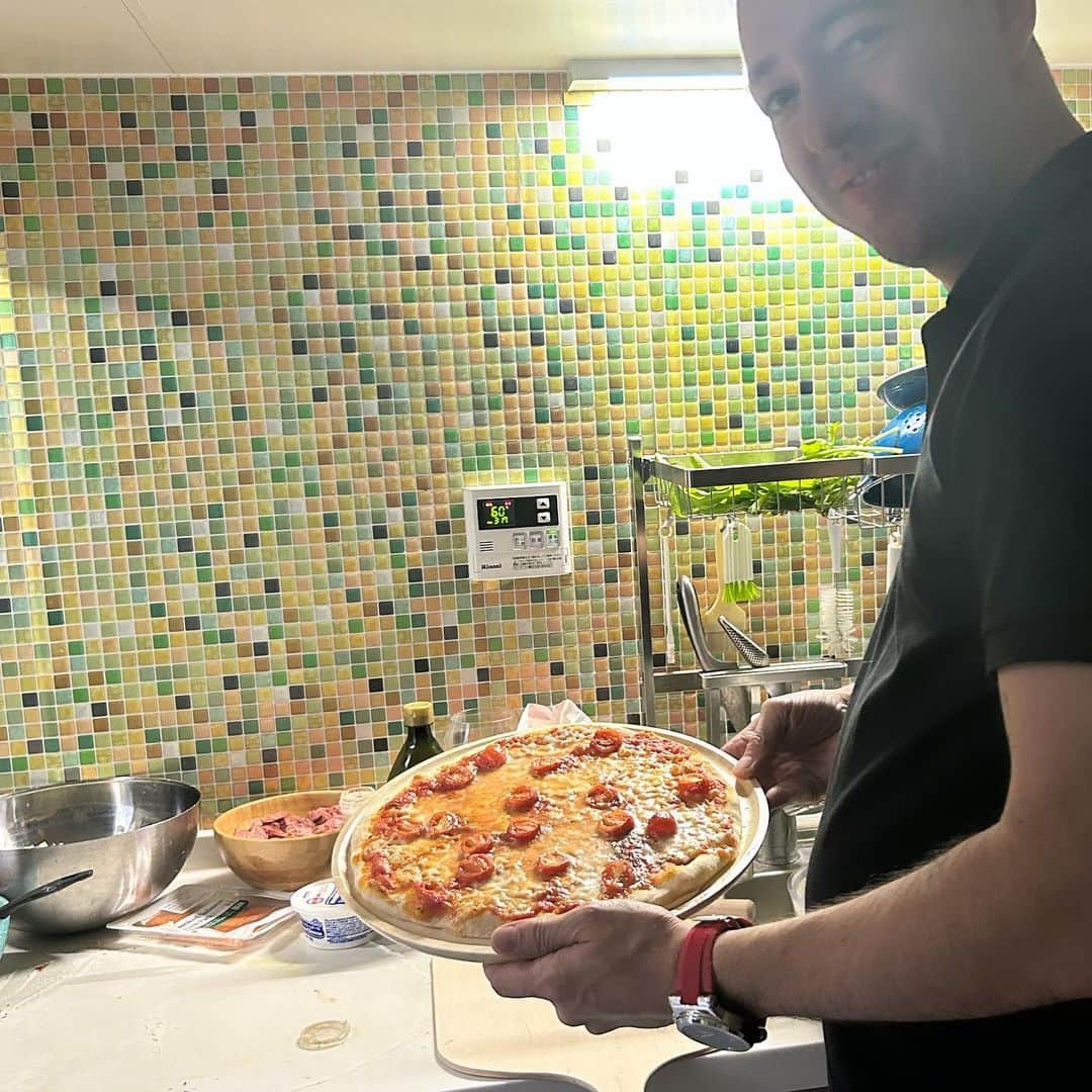 RINAさんのインスタグラム写真 - (RINAInstagram)「本日はPizza Party 🍕 自家製手作りピザ。 ピザは生地からは初めてで、楽しかった😉 色んな味のピザ作れて、美味しかった😍 #pizzaparty #homemadepizza」11月5日 21時24分 - rina_karina0417
