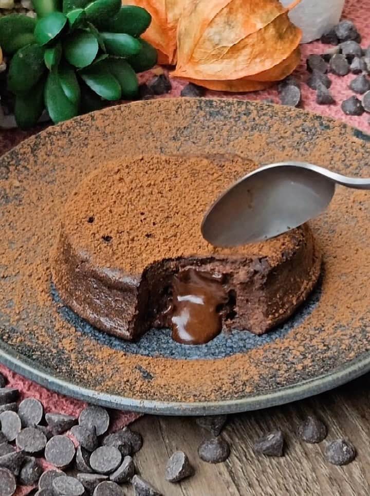 Black Jaguar-White Tiger のインスタグラム：「Happy Pancake Sunday. Yes, I know that this is not a Pancake, but, I would eat three or four of them. So let’s give this deliciousness from @bloodymariie , a huge pass :) Enjoy, my Beloved Humans around the Planet…」