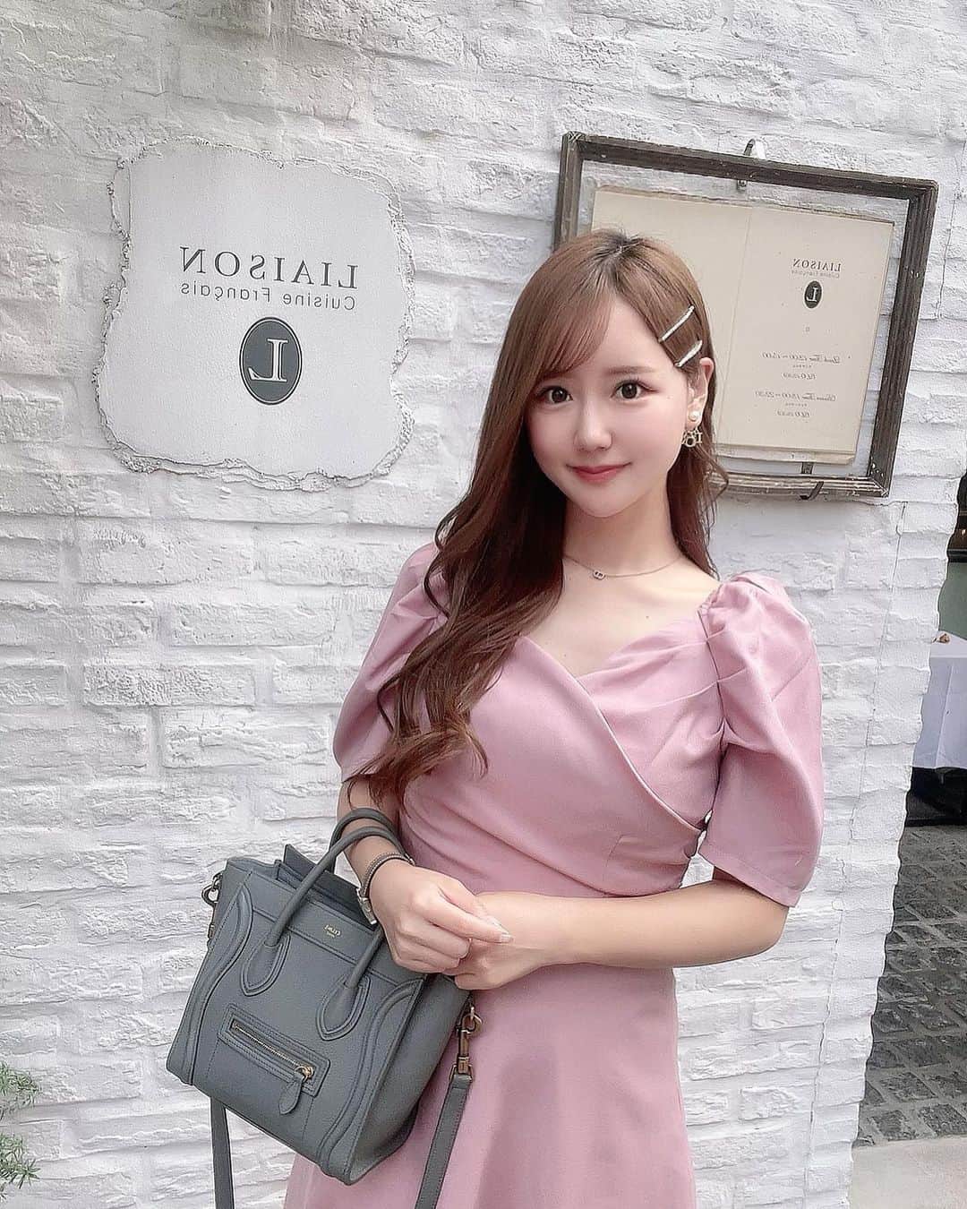 あだちまみのインスタグラム：「.  なーみとおしゃランチ♡ 福島のリエゾン🍴 オシャレ空間すぎた、、🥺❤️  盛り付けとか食器とかも 好みすぎたお店🥰✨  #大阪グルメ#大阪ランチ #本日のコーデ#outfit #ポートレート#撮影 #撮影モデル#関西被写体#インフルエンサー #ビジネス#副業#事業#女性企業#美容 #ビジョビ#ビジョスタ#女性経営者 #wosaka」