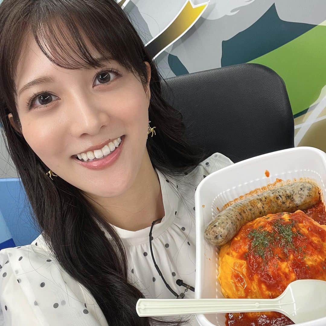石川彩夏のインスタグラム：「新しい砂で行われたJBC Week✨️ 熱い６日間でしたね🏇  TCK公式LINE✨️JBC競走イチオシ馬情報を書かせて頂き🙇‍♀️ イチオシ馬として書かせて頂いた「アイコンテーラー」が見事に勝利🐴 ご覧頂いた方、参考にしてくださった方、ありがとうございました！  JBCの帰り道にふと 東京シティ競馬の事、地方競馬の事、沢山知れて、TCKに関わるお仕事をさせて頂けていることに‘’感謝だなぁ🥺‘’と改めて思いました。  というのも、MC担当してるとついつい忘れられがち！？なのですが💦 南関4場制覇してたとはいえ、地方競馬を勉強する事、予想を発表する場が出来たのは、ウマきゅん出演が決まってから✨️  ウマきゅんに出演させて頂いた1年半で 地方競馬の魅力にハマり🥺 夏には門別競馬場にも足を運び ダート競馬の祭典JBCを肌身で感じて🥺 携帯には、あの子の馬券入てたりと🫣 TCKと出会えて“感謝だなぁ🥺”  グリーンチャンネルの出演をきっかけに競馬と出会えて 様々なご縁を頂けて☺️ まだ12月じゃないんだけど JBCという、競馬の祭典を肌身で感じたら しみじみ色々な事思ってしまいました😭！  TCK公式YouTubeチャンネルは 年末までに登録者数10万人を目指しております！  大井競馬場の事、ウマきゅんの事、皆さんに知って愛して頂けるように 微力ながら頑張らせて頂きます！  ウマきゅん視聴者の皆様もJBC Weekお疲れ様でした！ 皆様あってのウマきゅんです🐴 次開催も……いや年末まで一緒に盛り上がっていきましょう✨️ 宜しくお願いします‎🤍」
