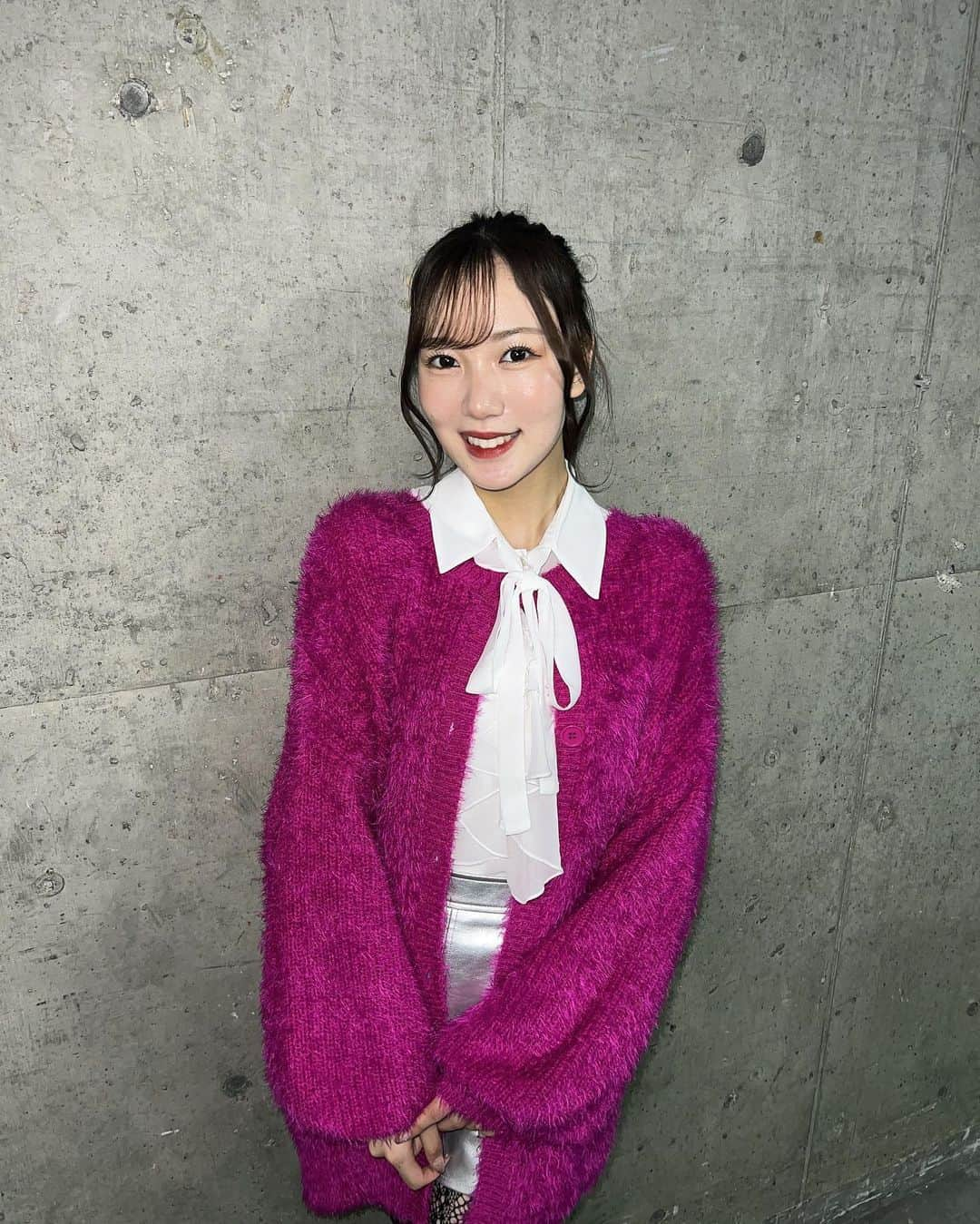 眞鍋杏樹さんのインスタグラム写真 - (眞鍋杏樹Instagram)「#anjumode 💗🦩  昨日と今日！握手会&写メ会&肩たたき会 ありがとうございました♡  #ootd #fashion #code #fyp #骨格ウェーブ #骨格ウェーブコーデ #秋 #秋服コーデ #秋服#高身長コーデ #セーター #nmb48 #アイドル #02 #옷스타그램 #가을코디 #02」11月5日 21時32分 - 10th_anjune