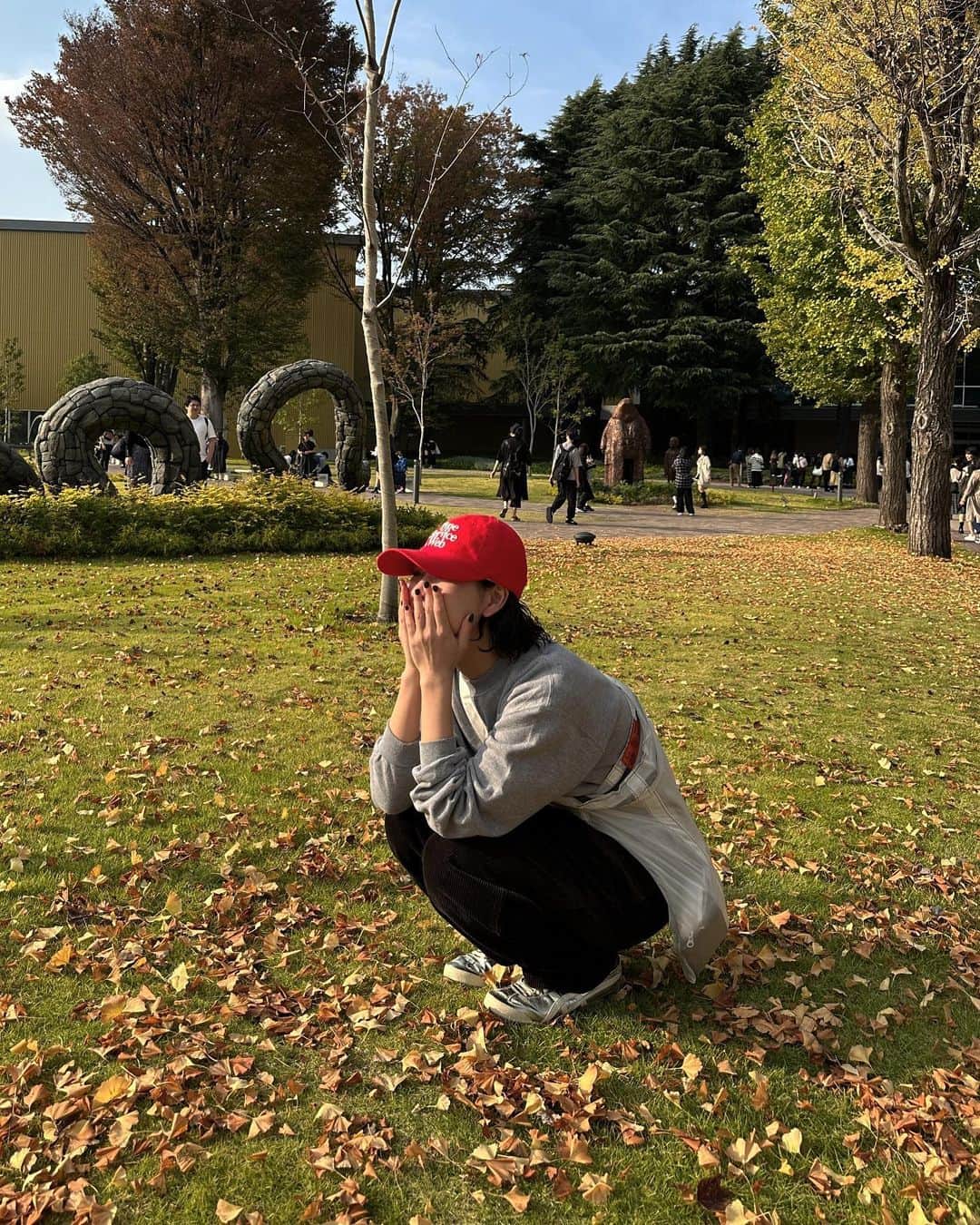 mahoのインスタグラム：「＊さてさて、どこにいたでしょうか。 . #ootd#メンズライク#シティーガール#シティーボーイ#streetstyle#russellathletic#onitsukatiger#uniqlo#ミリタリーコーデ#outfit#mensfashion#used#classystreetwear#freshfits#outfitoftheday#pauseshots#snobshots#military#cityboy#cityboyootd#whatwewear#whatwelike」