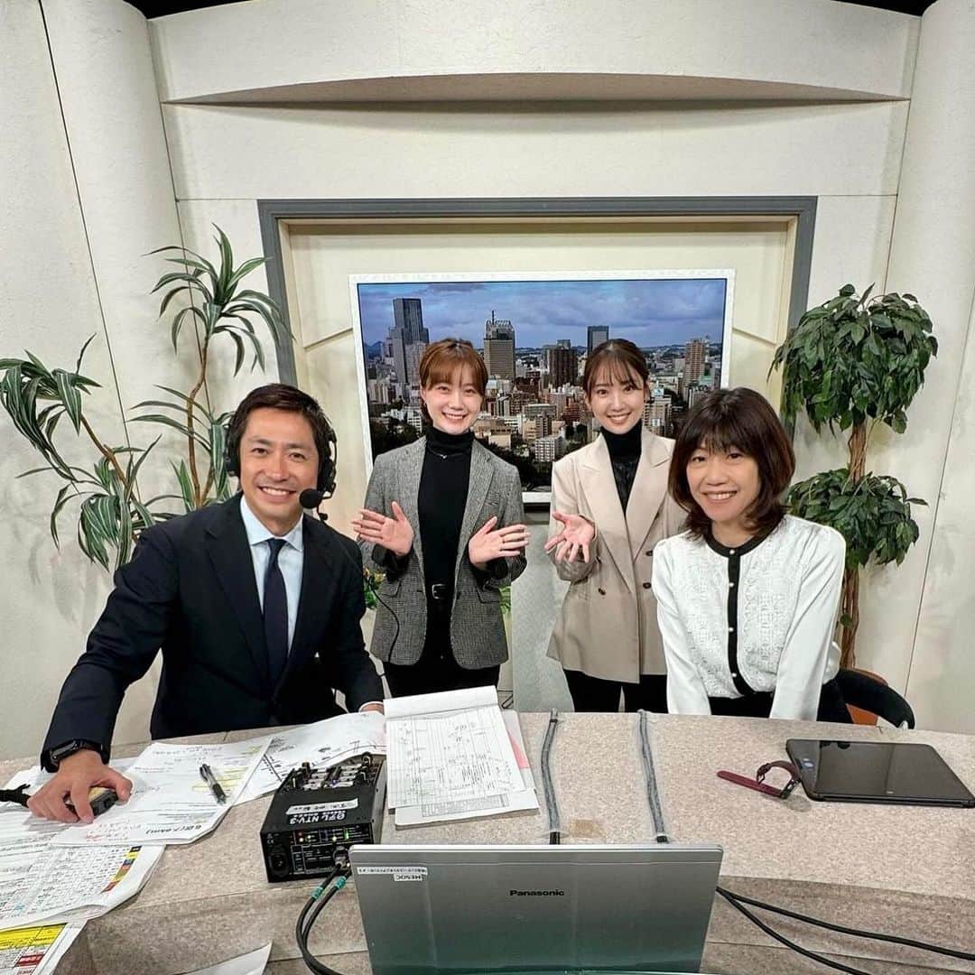 林田美学さんのインスタグラム写真 - (林田美学Instagram)「. 第41回全日本大学女子駅伝で3号車のサブアナを担当しました🎽✨ 実況は、研修時代からずっとお世話になっている杉野さん☺️  ランナーの皆さんの思いのこもった走り、表情に何度も胸が熱くなりました。この大会に携わることができ、感謝の気持ちでいっぱいです。 ランナー、監督、関係者の皆さま、本当に本当にお疲れ様でした✨  ①優しく愛のある実況、素敵でした🥹❤️ ②スタート前に、パシャリ📸 ③センターで解説をされた高橋尚子さん、実況の毅さん、センターサブの小髙さん ④初参加の私を温かく迎え入れてくださったミヤギテレビの皆さん☺️仙台、大好きです!!」11月5日 21時35分 - minorihayashida