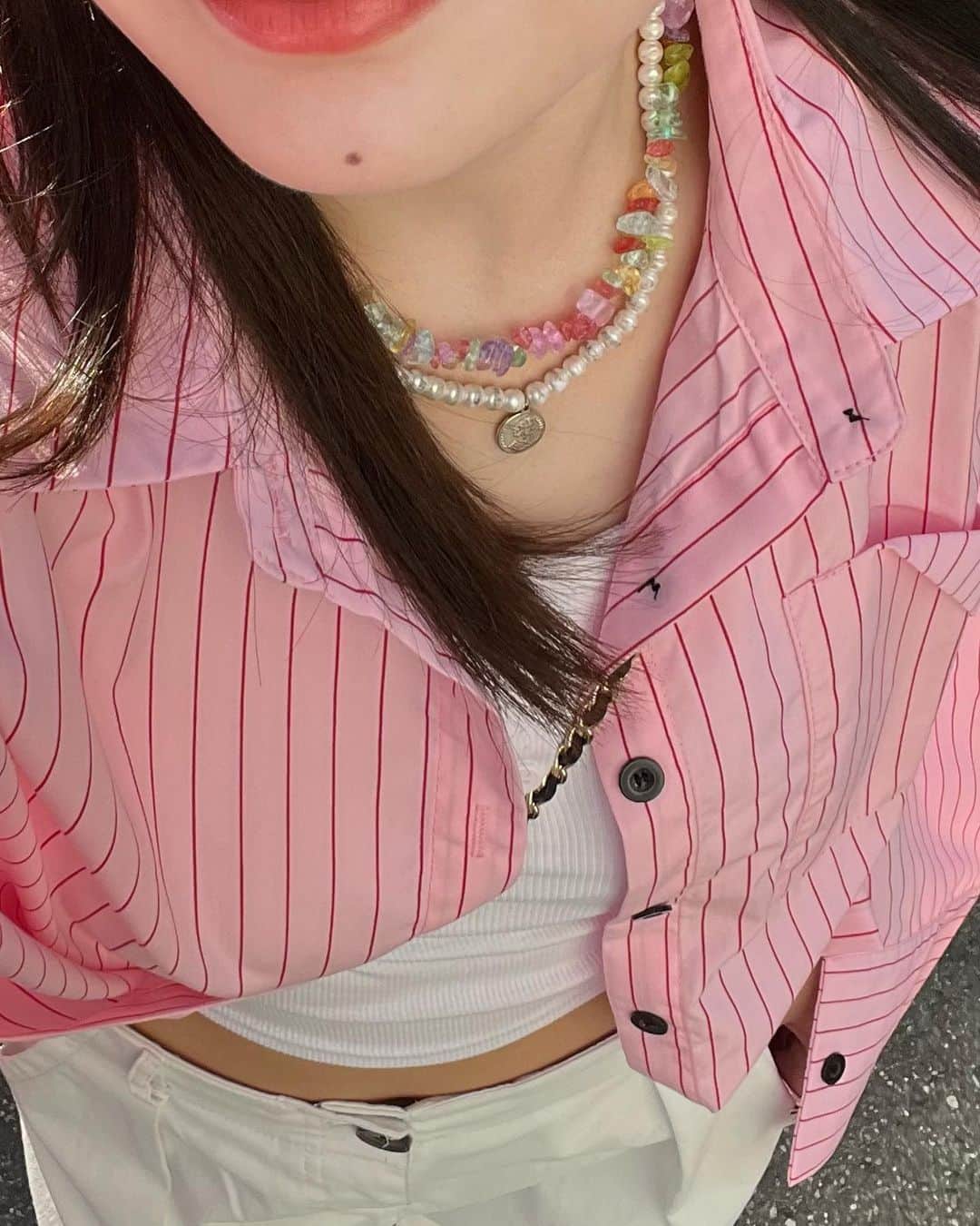 坂口風詩のインスタグラム：「日焼け止めとリップとキラキララメだけの日🫧  #お散歩 #コスメ #ラロッシュポゼ #アミューズ #エチュード #ナチュラルメイク #ootd」