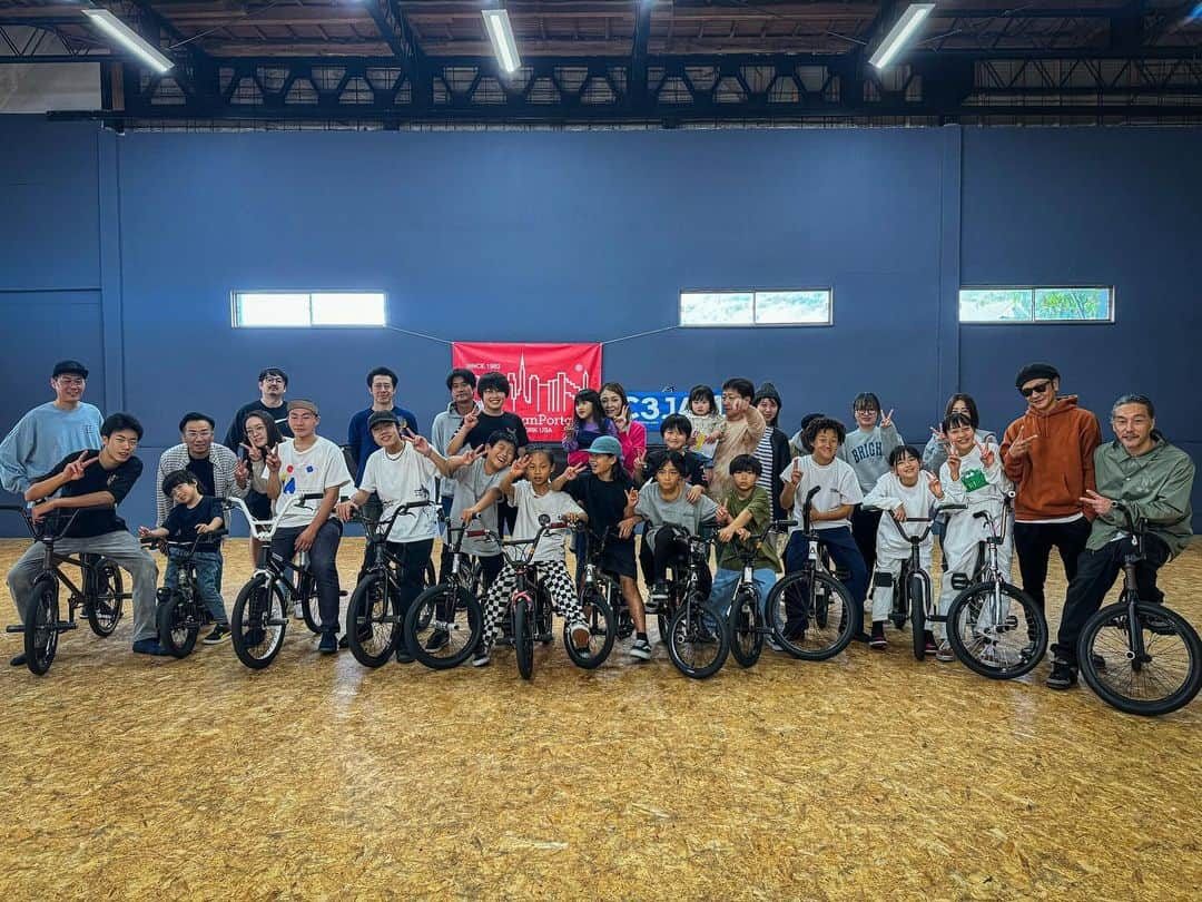 宇野陽介のインスタグラム：「C3 JAM  KATO WEEKが、遂に開幕致しました。 先ず11/3〜11/4 C3 JAM CAMP 無事終了しました。 全国各地から、集まったライダーズファミリーと1泊2日の濃い 合宿でした。　  みんな、超！楽しかった！ と、言ってたので、来年の次回開催もあるかも！？？  遂に、来週11/11〜12は　#c3jamkato  です⭐️  ばっちり会場下見も、皆んなで✌️  合宿は @harimabase   主催 @katokanko   #aresbikes #bmx #flatland #加東市　 #播磨中央公園  #自転車」