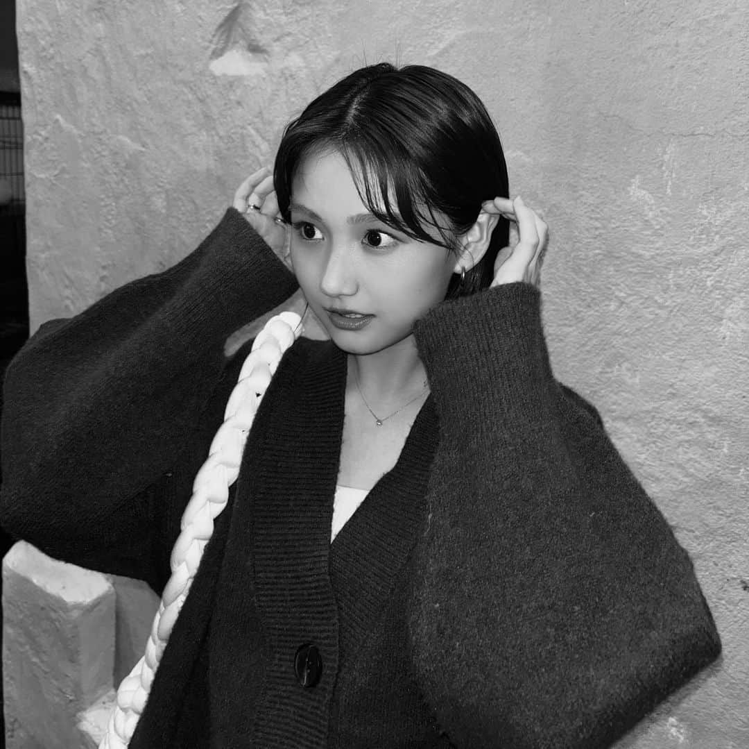 櫻井紗季のインスタグラム：「🖤🩶📰さ、寝よう。 3連休は楽しめましたか??」