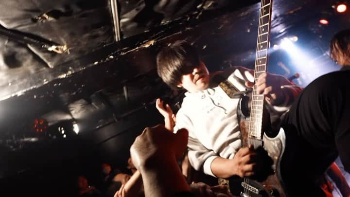 日高隼人のインスタグラム：「2023.10.24  東高円寺　二万電圧 Knock It Off / MEANING  🎥 @takadametal   #音割れごめん #meaning_pod #meaning666」