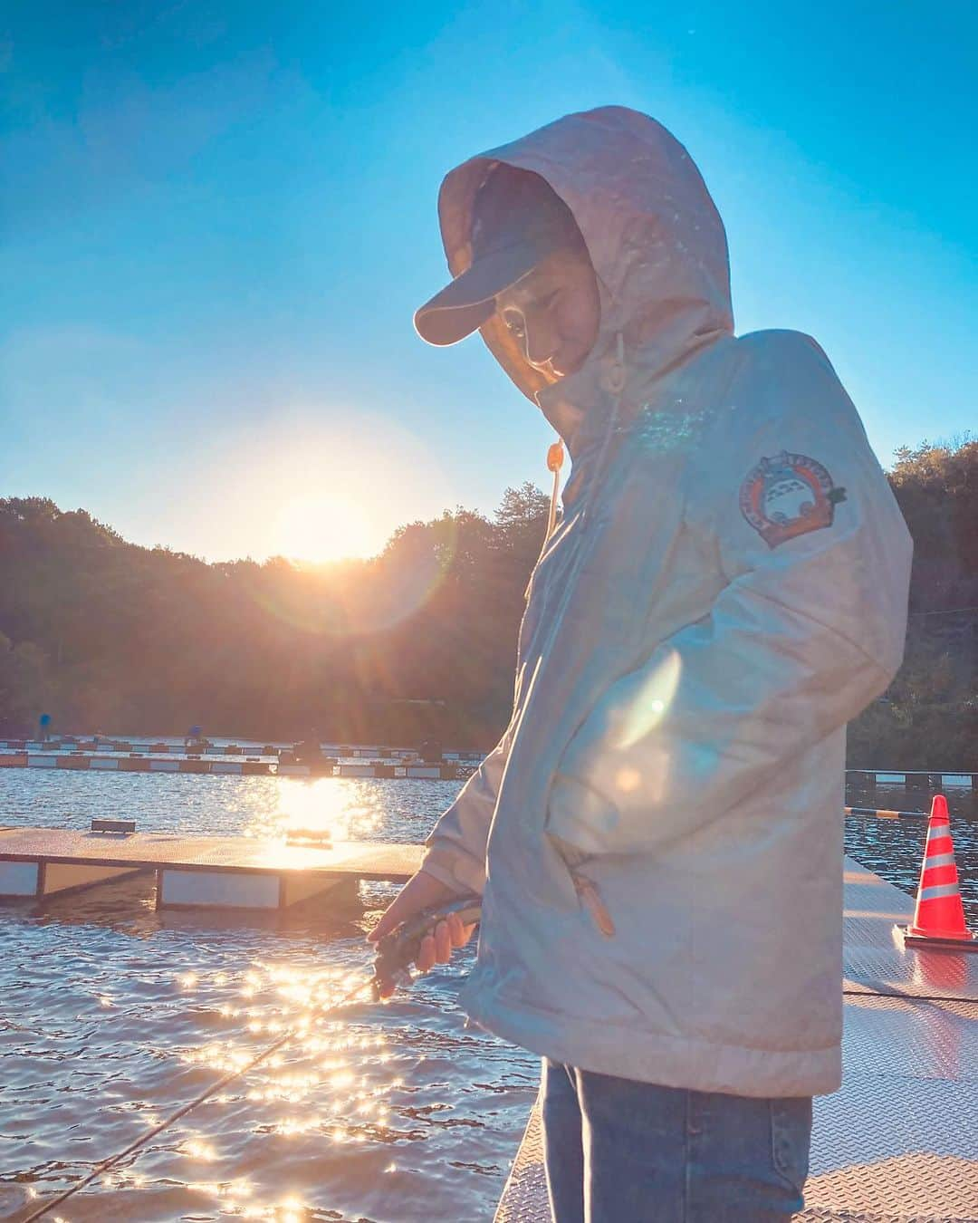 太田唯さんのインスタグラム写真 - (太田唯Instagram)「今年も行ってきました、ワカサギ釣り🎣  昨年 はじめてやってみて、どハマりしたワカサギ。 今年は円良田湖で先生に教えて頂き 夢の100匹超えできましたーーーー！！！ しかも竿頭(その日一番釣った人) でした 🥹🔥 奇跡  . 小さいからこその繊細さと、多点掛けの面白さに またハマってしまった...  本日発売の日刊スポーツに掲載頂いてるので ぜひご覧頂けると嬉しいです🎣  近くにキャンプ場もあるので、次は釣りキャンがてら行きたい！！  . #釣り #釣りガール #ワカサギ釣り #円良田湖 #アウトドア  #outdoor #fishing #魚釣り #foxfire」11月5日 13時00分 - yuiohta.official