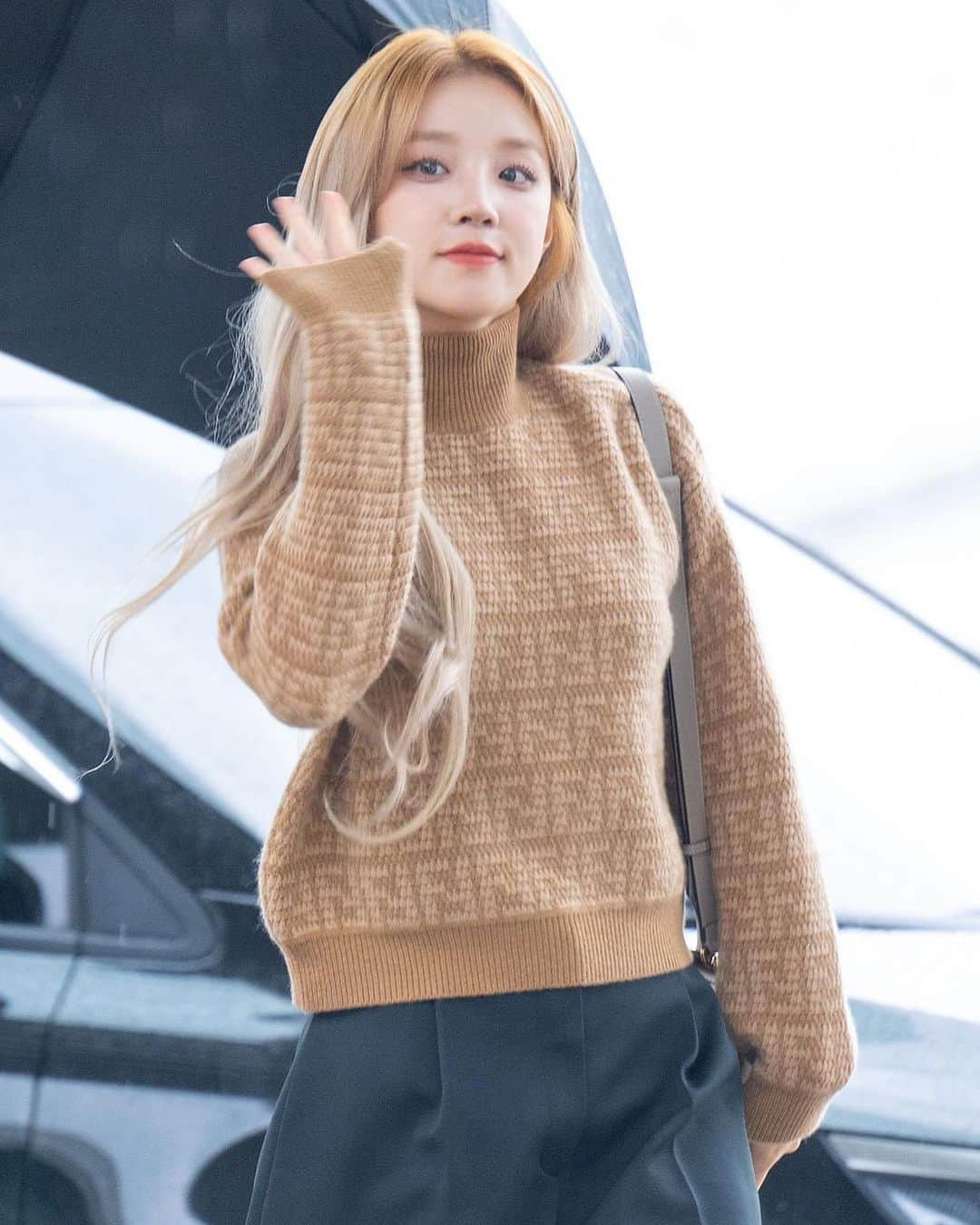 ウギさんのインスタグラム写真 - (ウギInstagram)「231105 ICN 💕  © Press  #여자아이들 #G_I_DLE #GIDLE #우기 #YUQI」11月5日 13時00分 - gidle.yuqi