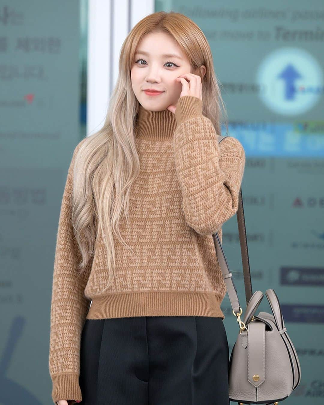 ウギさんのインスタグラム写真 - (ウギInstagram)「231105 ICN 💕  © Press  #여자아이들 #G_I_DLE #GIDLE #우기 #YUQI」11月5日 13時00分 - gidle.yuqi