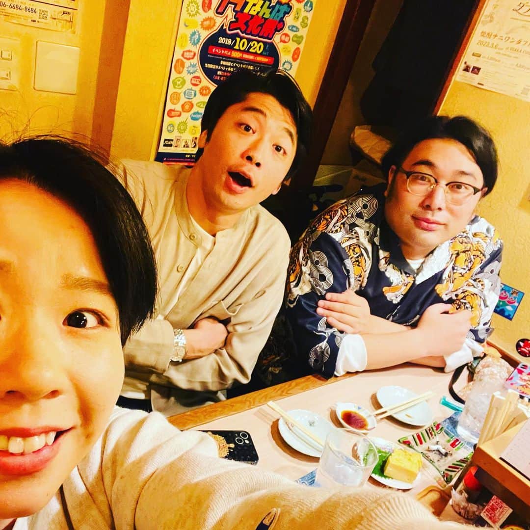 竹内知咲のインスタグラム：「同い年の男の子たちと飲ませてもらった🍻  #ビスケットブラザーズ原田さん #さや香新山さん  #天才ピアニスト竹内」
