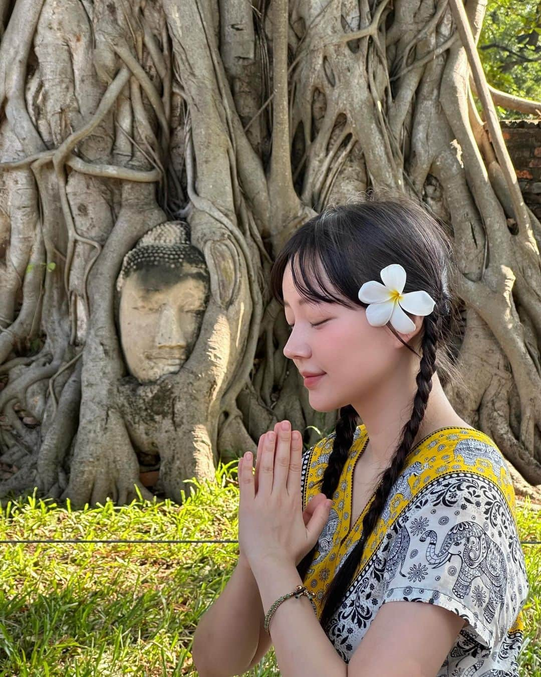 クムジョさんのインスタグラム写真 - (クムジョInstagram)「thailand 🇹🇭 day 2 태국 시장에서 만오천원 주고 산 원피스가 그 전 날 입었던 원피스와 별 다를 바 없다는 것을 깨닫는 데에 그리 오랜 시간이 걸리지 않았다.」11月5日 13時07分 - keumjo_1217