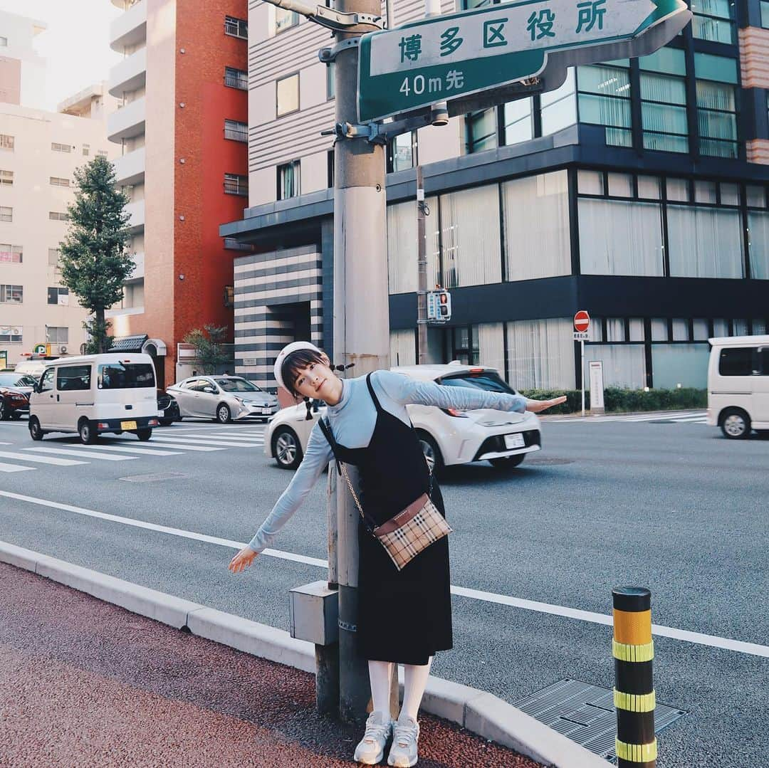 ウー・シンティーさんのインスタグラム写真 - (ウー・シンティーInstagram)「到處麻煩朋友的男友幫拍照 ⋯⋯⋯⋯⋯(ง ´͈౪`͈)ว  ありがとうございます！  #友男友視角 #緹の旅行  #福岡 #博多」11月5日 13時07分 - esther_xinti