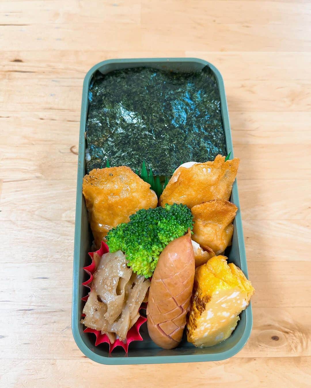 安田和博のインスタグラム：「本日は、「う〜んお弁当でいいや！」とのことなので、でいいや弁当です。 果たして完食なるか？ #子ども弁当 #弁当記録 #少年野球 #お弁当の詰め方」