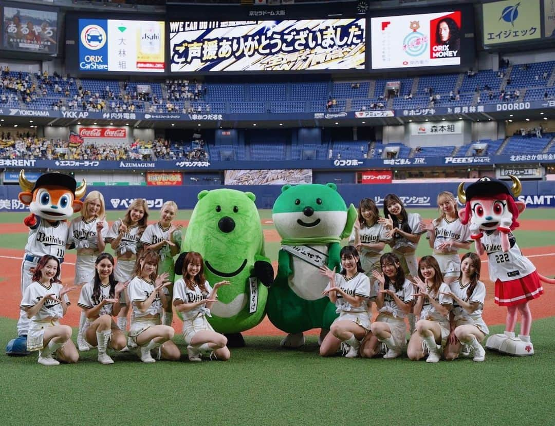 INAのインスタグラム：「#SMBC日本シリーズ2023  叶うべき夢の先へ。 . . . . #オリックス #BsGirls #BsGirls10th💎 #Bs2023 #baseball #プロ野球  #ina_355 #orix #buffaloes #オリ姫 #野球好きな人と繋がりたい #野球好き #野球女子 #パリーグ #阪神タイガース #関西ダービー」