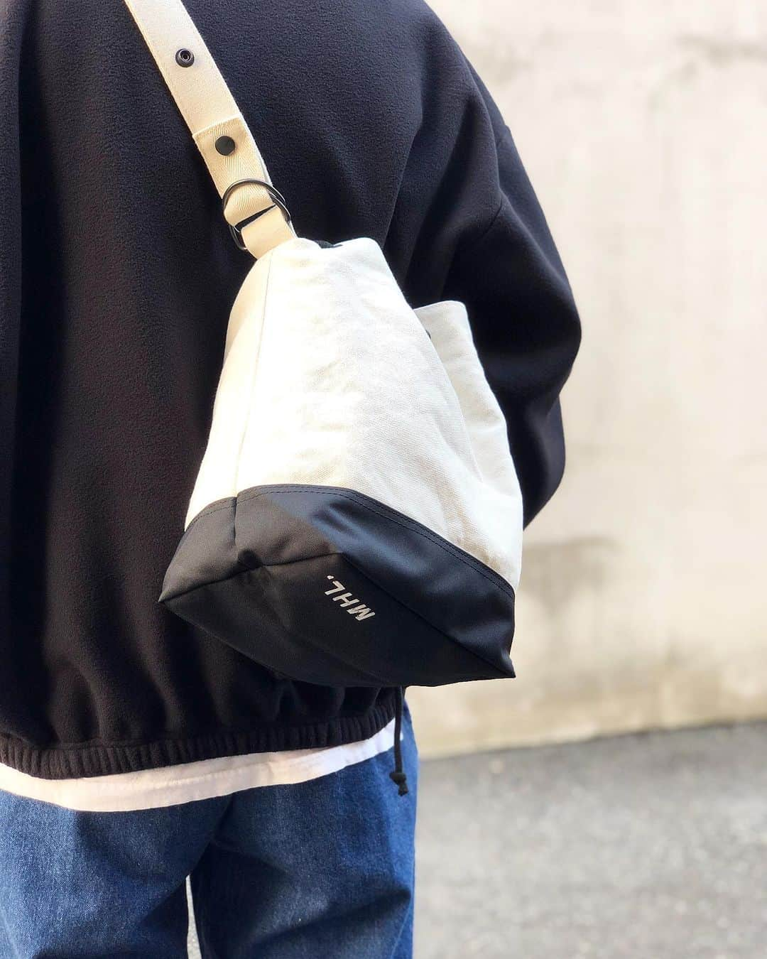 Thenatures Nollyさんのインスタグラム写真 - (Thenatures NollyInstagram)「. MHL./COTTON CANVAS DRAWSTRING BAG . . . JK-#DCDT . @nollyandthenatures . #tottori #鳥取県 #鳥取市 #川端 . #MHL #MargaretHowell」11月5日 13時40分 - nollyandthenatures