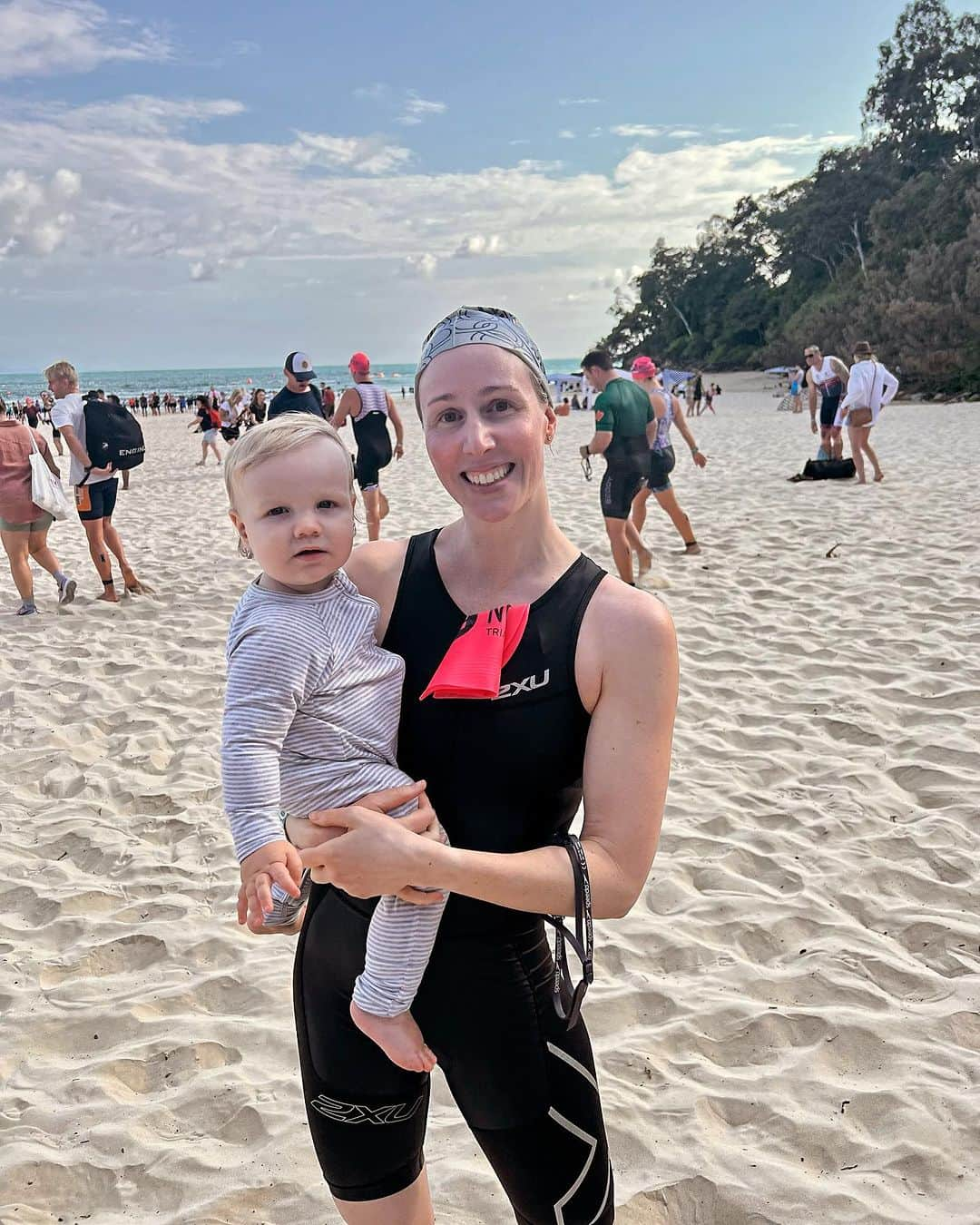 ブロンテ・バラットのインスタグラム：「First full Noosa Tri ✅」