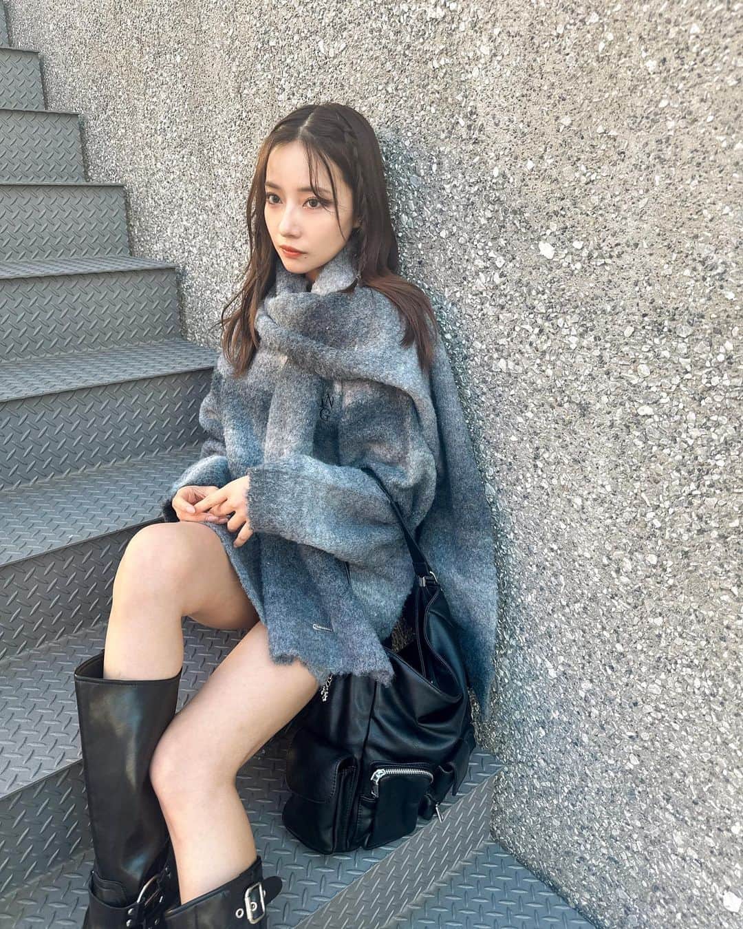 村瀬紗英さんのインスタグラム写真 - (村瀬紗英Instagram)「#dailylook  あおぞら　と　あおにっと　🦊🍂  紅葉はまだだね💭🍁  気がついたらもう11月だし、体調崩しやすい時期なので 元気でいれるように気をつけよう〜🌼  11月も、楽しみなことがいっぱい✌️✨  unisexマフラーグラデニット🧶🧣▶︎11/10」11月5日 14時04分 - saepiiii.m