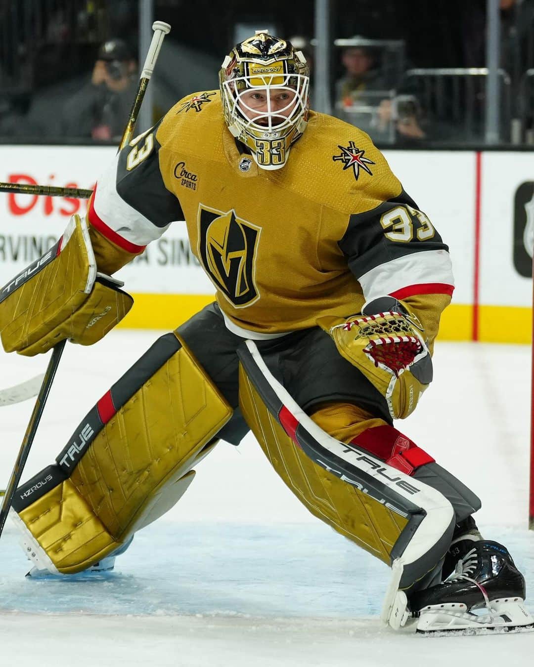 NHLさんのインスタグラム写真 - (NHLInstagram)「👏 HILL MASTERCLASS 👏  Adin Hill collects his sixth career shutout as the @vegasgoldenknights move to 11-0-1 on the season!」11月5日 14時05分 - nhl