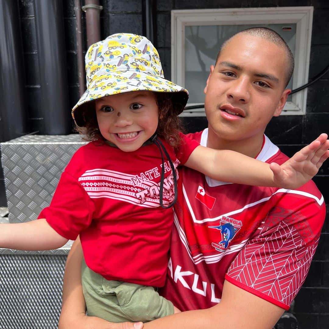 バレリー・アダムスさんのインスタグラム写真 - (バレリー・アダムスInstagram)「In a league of our own 🤣👀 🇹🇴  #hakula #tonga #rugbyleague #family #son #proudaunty #auntyduties #famili #sabbath」11月5日 14時06分 - valerieadams84