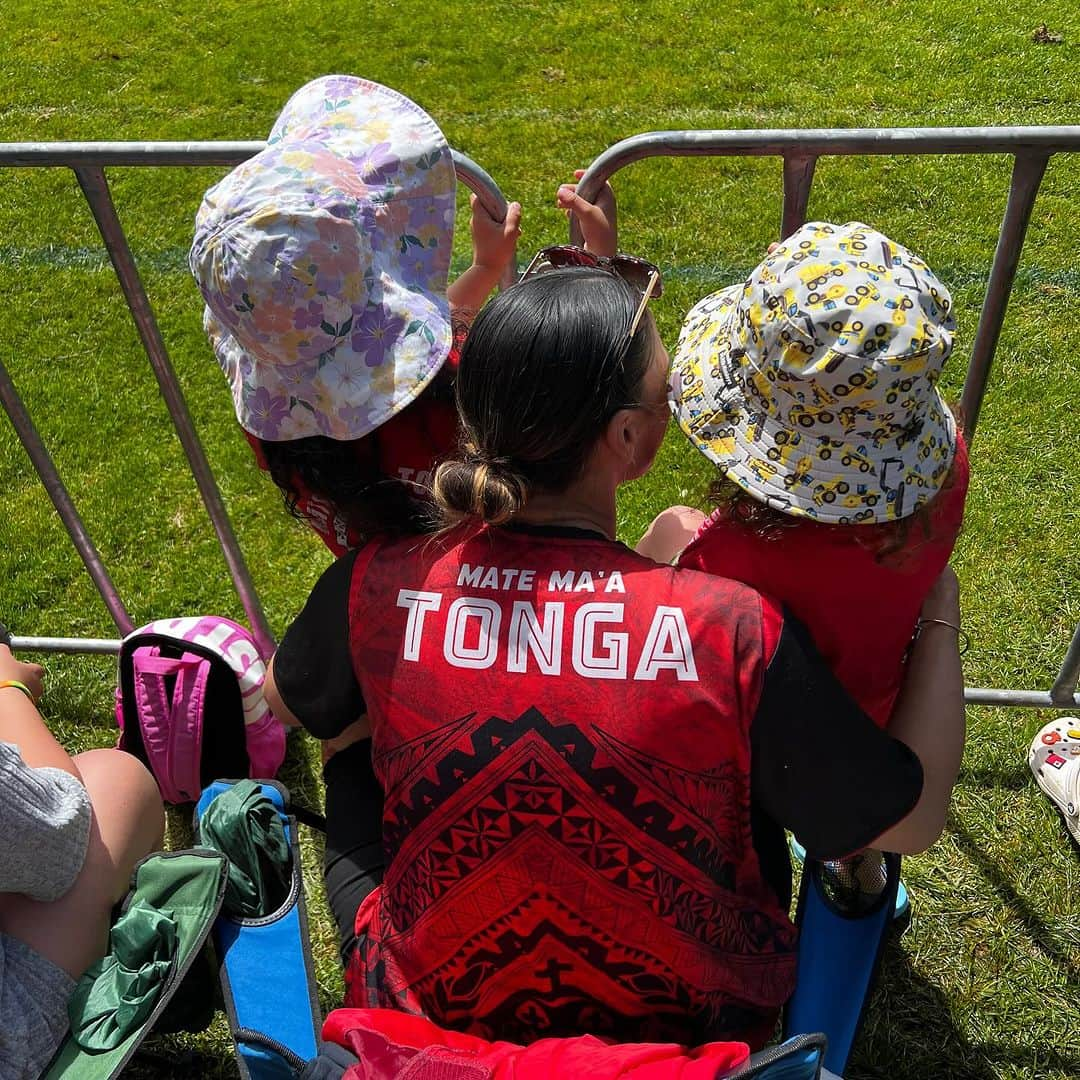 バレリー・アダムスさんのインスタグラム写真 - (バレリー・アダムスInstagram)「In a league of our own 🤣👀 🇹🇴  #hakula #tonga #rugbyleague #family #son #proudaunty #auntyduties #famili #sabbath」11月5日 14時06分 - valerieadams84