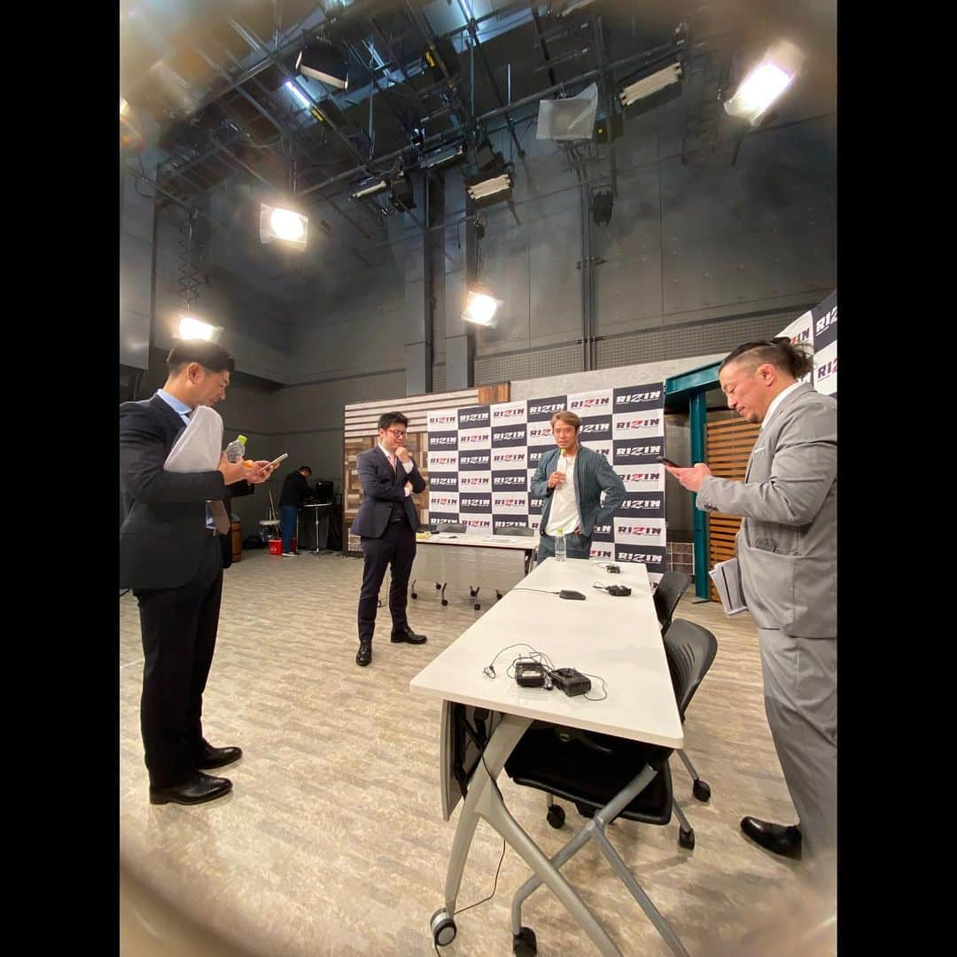 杉山しずかさんのインスタグラム写真 - (杉山しずかInstagram)「with #rizin_landmark7 commentary announcers  #rizin」11月5日 14時22分 - shizukasugiyama0211