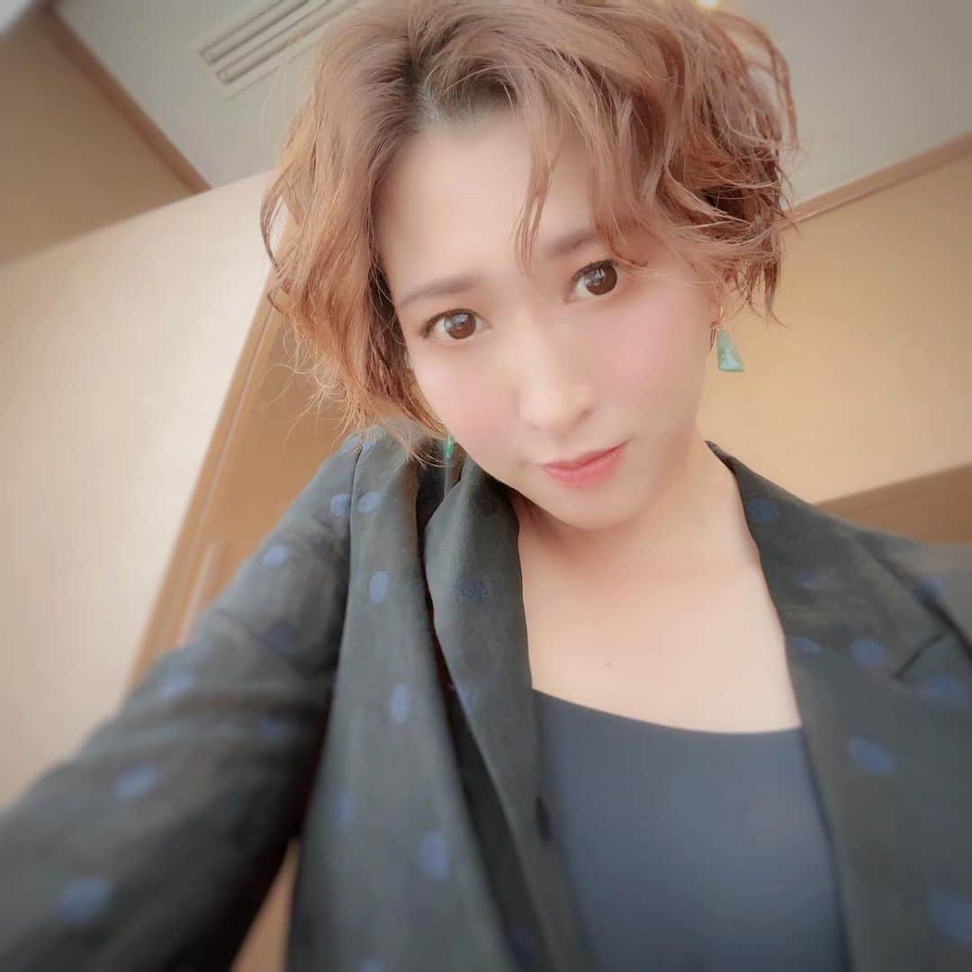 のインスタグラム：「📗  #アリドロ  レベル3 目覚める新世界 #朗読劇 #リハ中」