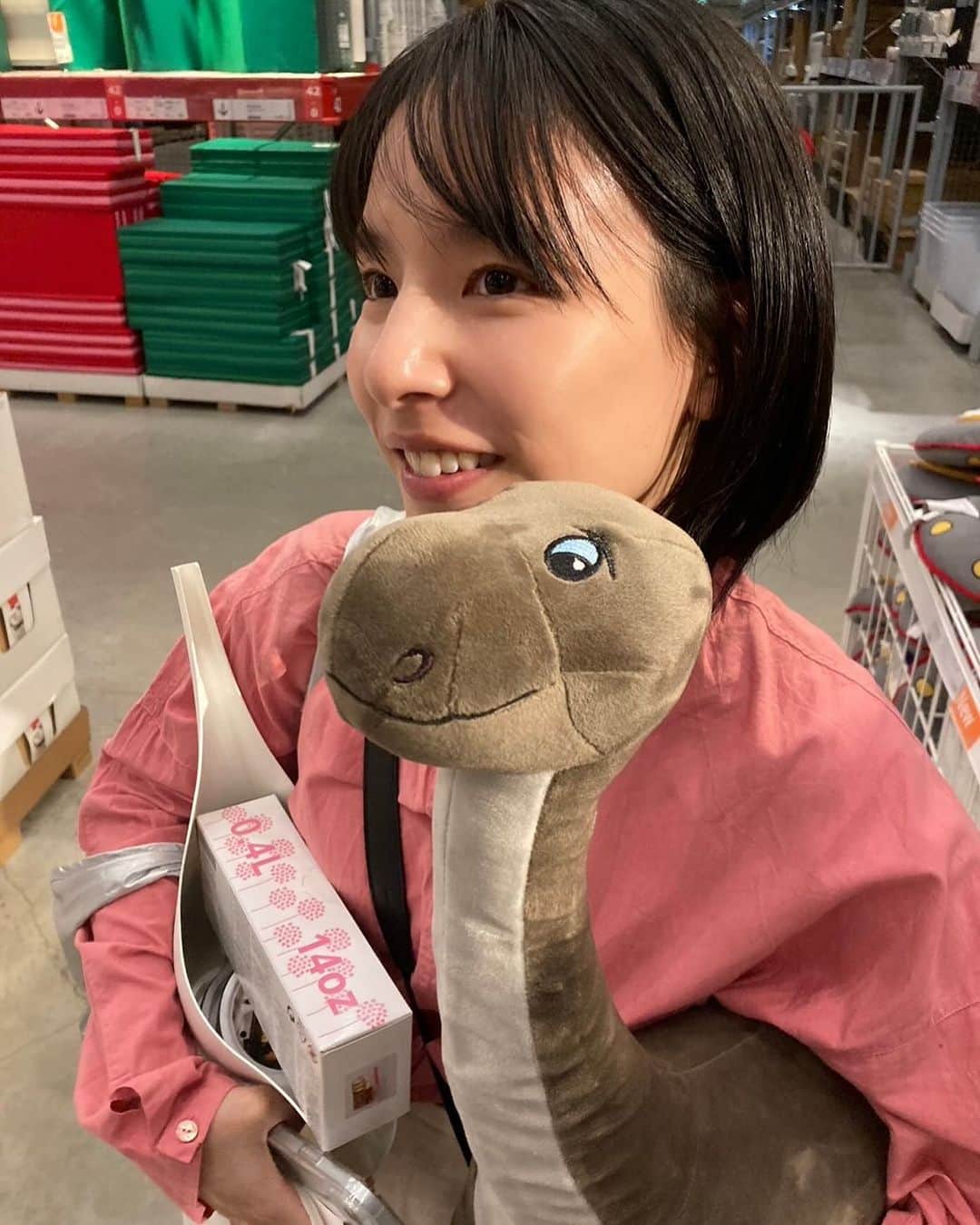 生越千晴のインスタグラム：「#ikea  恐竜は買わんかったよ」