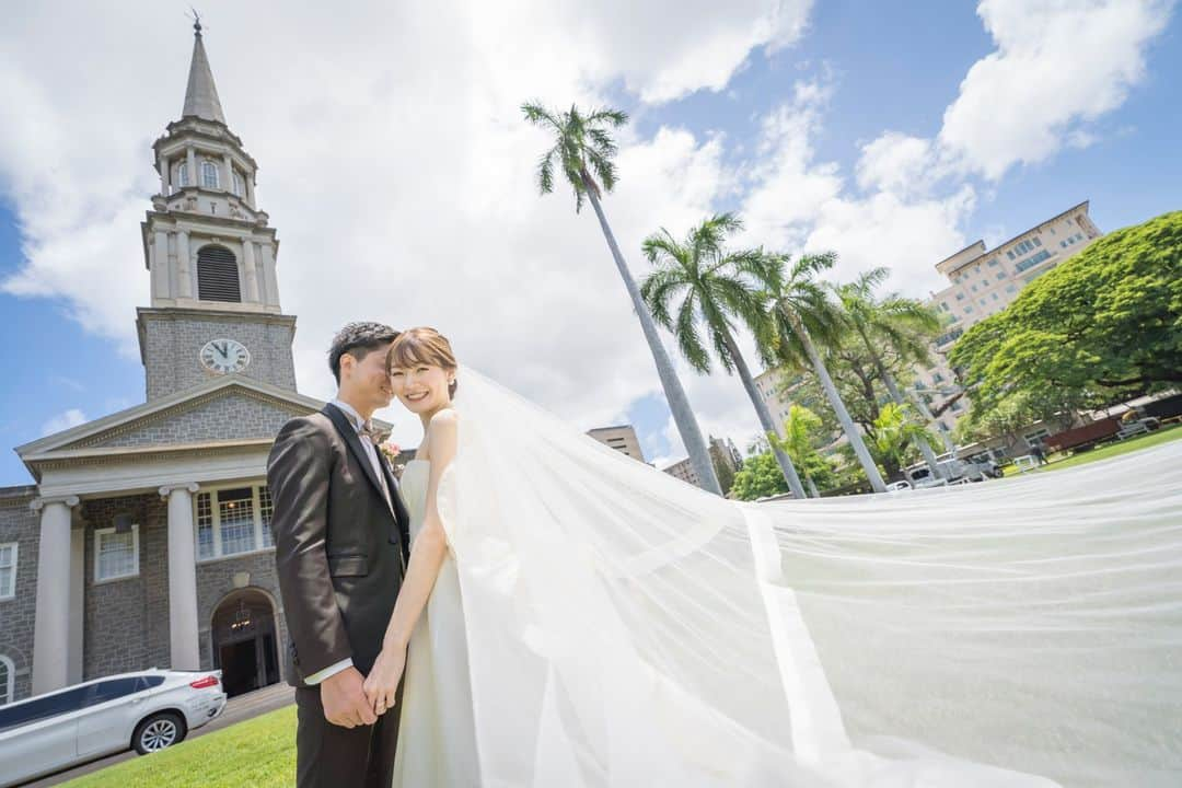 RealWeddingsさんのインスタグラム写真 - (RealWeddingsInstagram)「現地花嫁さまにも人気のセントラルユニオン大聖堂♡(2023.9.2)  Planning:@realweddings_hawaii  Photo: @iluminiphoto  Hair&Make:@rie_utahm   ◆ハワイウエディング相談会空き状況※空き状況は随時変動いたします。直近のご案内も可能な日程もございますので、お気軽にお問い合わせ下さいませ。  11/11(土): 11:00/14:00 /17:00 11/12(日): 11:00 /17:00  ◆ホームページよりお問い合わせの場合はこちら https://www.realweddings.jp/reservation/  #ハワイ挙式#ハワイウェディング#ハワイ婚#リゾ婚#ハワイフォト #ハワイウエディングプランナー #海外挙式#2023冬婚 #2024年春婚#結婚式準備#モアナサーフライダーウェスティンリゾート #セントラルユニオン大聖堂 #hawaii#hawaiiwedding#hawaiiweddingplanner#realweddings_hawaii#moanasurfrider #moanasurfriderwedding #centralunionchurch」11月5日 15時43分 - realweddings_hawaii