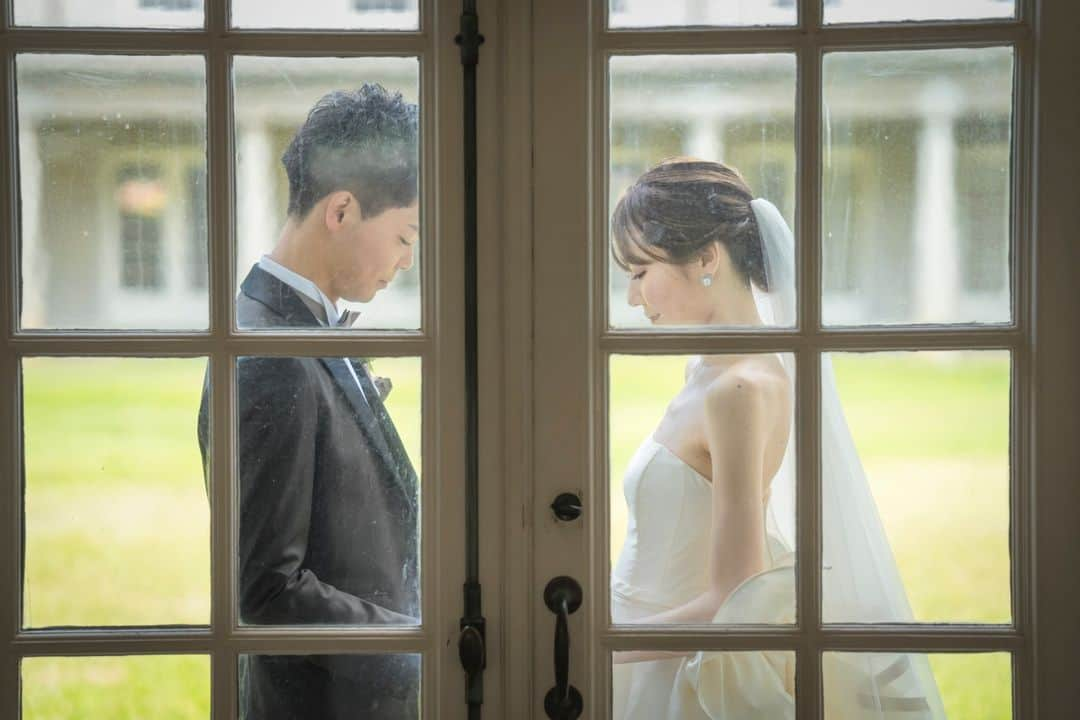 RealWeddingsさんのインスタグラム写真 - (RealWeddingsInstagram)「現地花嫁さまにも人気のセントラルユニオン大聖堂♡(2023.9.2)  Planning:@realweddings_hawaii  Photo: @iluminiphoto  Hair&Make:@rie_utahm   ◆ハワイウエディング相談会空き状況※空き状況は随時変動いたします。直近のご案内も可能な日程もございますので、お気軽にお問い合わせ下さいませ。  11/11(土): 11:00/14:00 /17:00 11/12(日): 11:00 /17:00  ◆ホームページよりお問い合わせの場合はこちら https://www.realweddings.jp/reservation/  #ハワイ挙式#ハワイウェディング#ハワイ婚#リゾ婚#ハワイフォト #ハワイウエディングプランナー #海外挙式#2023冬婚 #2024年春婚#結婚式準備#モアナサーフライダーウェスティンリゾート #セントラルユニオン大聖堂 #hawaii#hawaiiwedding#hawaiiweddingplanner#realweddings_hawaii#moanasurfrider #moanasurfriderwedding #centralunionchurch」11月5日 15時43分 - realweddings_hawaii