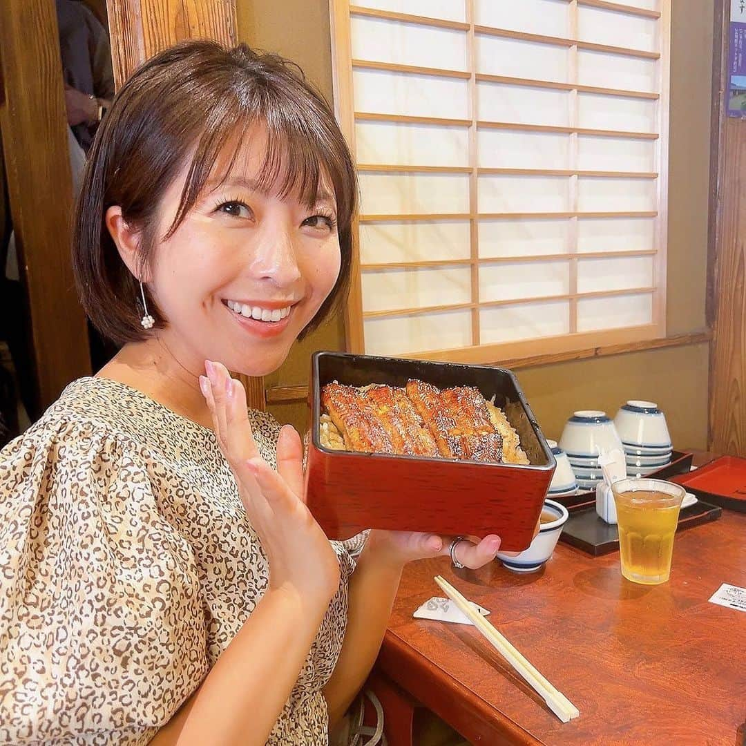 小尾渚沙さんのインスタグラム写真 - (小尾渚沙Instagram)「先日、成田山新勝寺へ❤️ 私にとって、ものすごいパワースポットです✨  昔ながらの名店が軒を連ねているのも楽しいですよね💕 整理券をゲットして、大人気のウナギ屋さん『川豊』に行きました🥰🥰🥰 秋とは思えない暑さと、ふっくらした鰻が美味しすぎて、 ビールや日本酒が進む進む〜でした😅🍺🍶  秋の良い休日でした🍁💕 みなさんは三連休ゆっくりできましたか？✨ . . #成田山 #成田山新勝寺 #成田山表参道 #食べ歩き #休日  #川豊 #千葉 #成田 #成田グルメ #成田山グルメ #ウナギ #鰻  #ビール大好き #ビール女子 #小尾ールタイム #日本酒  #フリーアナウンサー #小尾渚沙」11月5日 16時10分 - obi_nagisa