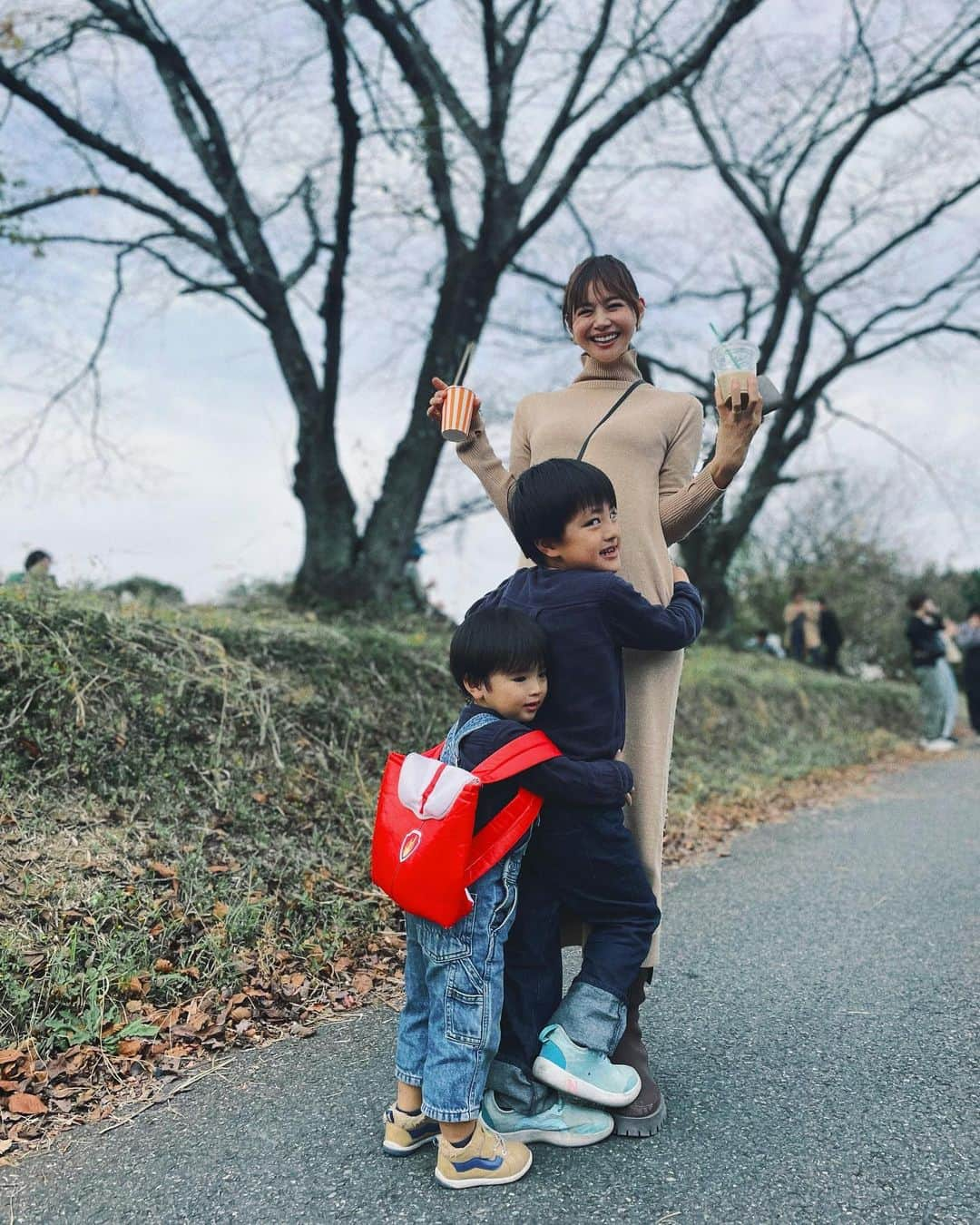 日下部ゆいこさんのインスタグラム写真 - (日下部ゆいこInstagram)「. . ワイナリー主催のイベントへ。 . ニットワンピースは @libjoie  . . 品のでるニットワンピースで好き。 . . #libjoie#fashion#ootd#コーデ#私服#ママコーデ#ニットワンピース」11月5日 16時21分 - yuiko_kusakabe