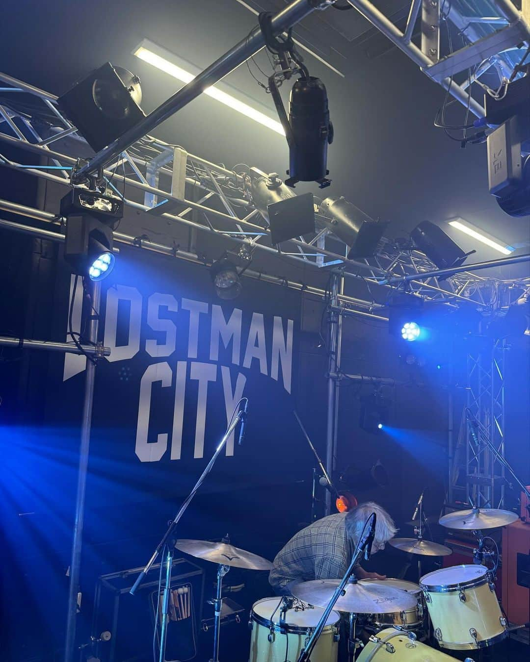 有江嘉典のインスタグラム：「本日はコレ。 LOSTMAN GO TO CITY 2023-24  3本目、長野CLUB JUNK BOX  なにげに先週の日曜日もワタシ長野でライブでした😆今日も楽しみます！どうぞよろしくお願い致します！  #thepillows」