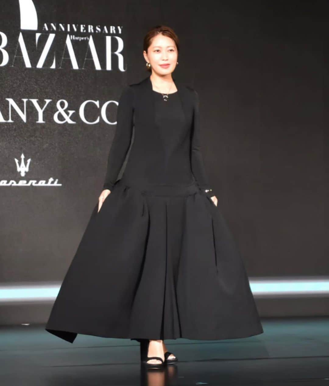 坂本美雨のインスタグラム：「先日、国立新美術館にて開催されたHarper's Bazaar Japan 10th Anniversary party。 道を切り開く女性たちを讃える #WomenOntheFrontier Black Carpetを歩かせていただきました。 @harpersbazaarjapan   10周年おめでとうございます✨  Jewelry @tiffanyandco  Dress @momoko_chijimatsu  Styling @chikako_tanifuji  Hair&make @leco_ayami  🫶 @miwa904 @megmilk5628  Thank you...🕊  #PR #HarpersBAZAAR #HarpersBAZAARjapan #BazaarJapan10 #HarpersBAZAAR10  #TiffanyAndCo」