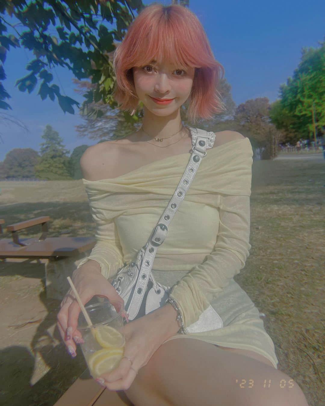 梅村実帆のインスタグラム：「'23/11/05 🎞️ autumn picnic 🧺💛」