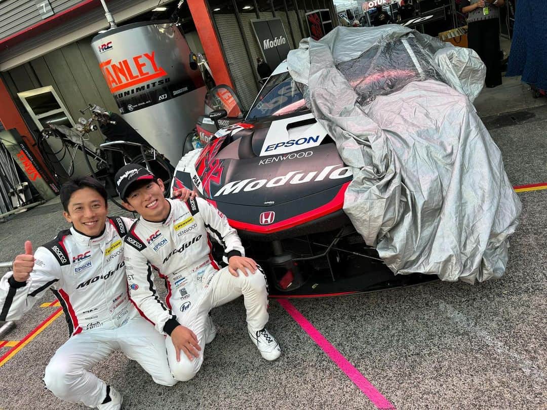 伊沢拓也のインスタグラム：「NSX-GTの最後は飾れませんでしたが、出来る限りの事はやり切りました。  苦しいレースも多かったけど、久しぶの表彰台もあったし、何よりGT.SF共に驚異のスピードを魅せる太田選手と組めた事は刺激的な一年でした！！  応援してくれた皆さん、Moduloを始めとするスポンサー、DUNLOP、HRC、1年間ありがとうございました。」