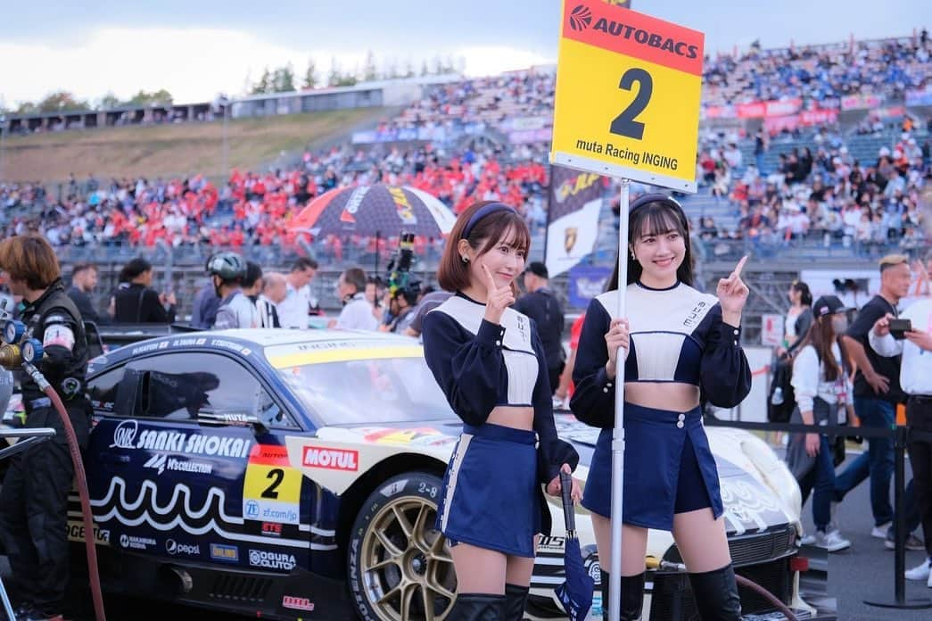 瀬谷ひかるのインスタグラム：「🧚‍♀️🧚🏻🧚‍♀️  SUPERGT Rd.8 FINAL  2号車muta Racing INGINGは9番手でチェッカー、 シリーズランキング2位で今シーズンを終えました🥈✨  生憎のお天気ではありましたが、常に最良の手を探し続け 最後の瞬間まで攻めの姿勢を崩さず諦めないチームの姿に、 改めてmuta Racing INGINGというチームが大好きだなぁ と実感するレースでした！ 沢山の温かいご声援ありがとうございました！  今シーズン3度の2位表彰台、2度のポールポジション獲得という、 大躍進の2号車を間近で応援することができた巡り合わせに 本当に感謝しています！  途中きのちゃんのファンの方が サプライズ卒業式を企画してくださり、 私にまでお花やプレゼントを用意して頂いて 思いがけず泣いてしまいました😭💐 (昨日から涙腺がゆるゆるになっている)  1年間muta Racing fairiesとして活動することができて、 とっても幸せでした！🧚🏻 皆様一緒に応援して頂きありがとうございました！ またどこかで！  #supergt #muta #mutaracing #mutaracingfairies #gt300 #gr86 #gr86gt #ingingmotorsport #motorsport #racequeen #model #japanesegirl #selfie #portrait #camera #モビリティリゾートもてぎ #ポールポジション #レースクイーン #スーパーgt #モータースポーツ #モータースポーツ好きな人と繋がりたい」