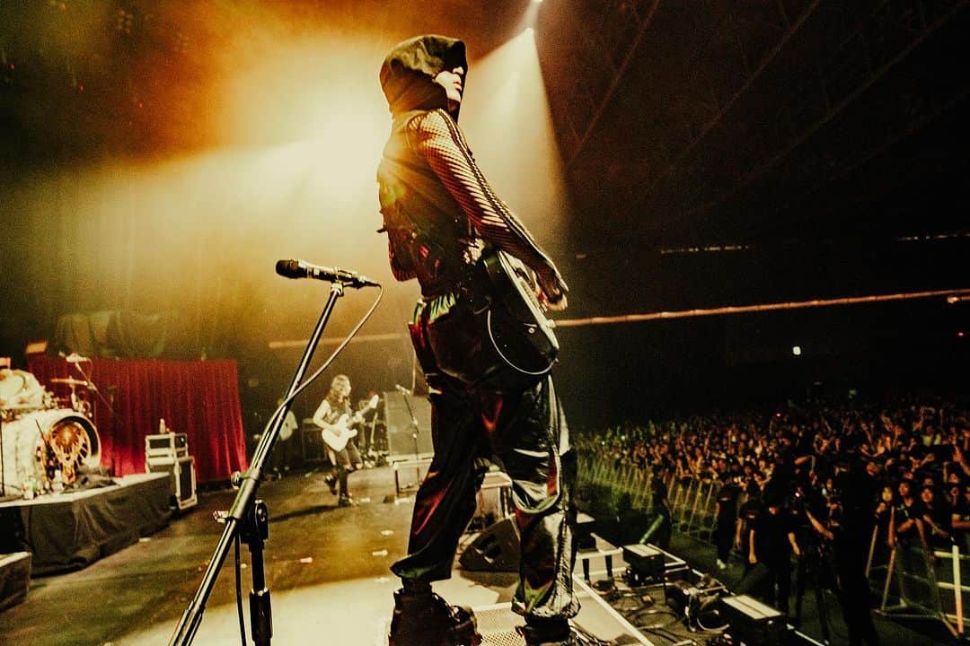 Kazuki Takemuraさんのインスタグラム写真 - (Kazuki TakemuraInstagram)「Thanks NEX_FEST🇯🇵 It was lit as hell🔥 Big up to @bringmethehorizon  📷 @shot.row  #bmth #babymetal #hyde #crossfaith #coldrain #nex_fest」11月5日 16時51分 - kazucrossfaith