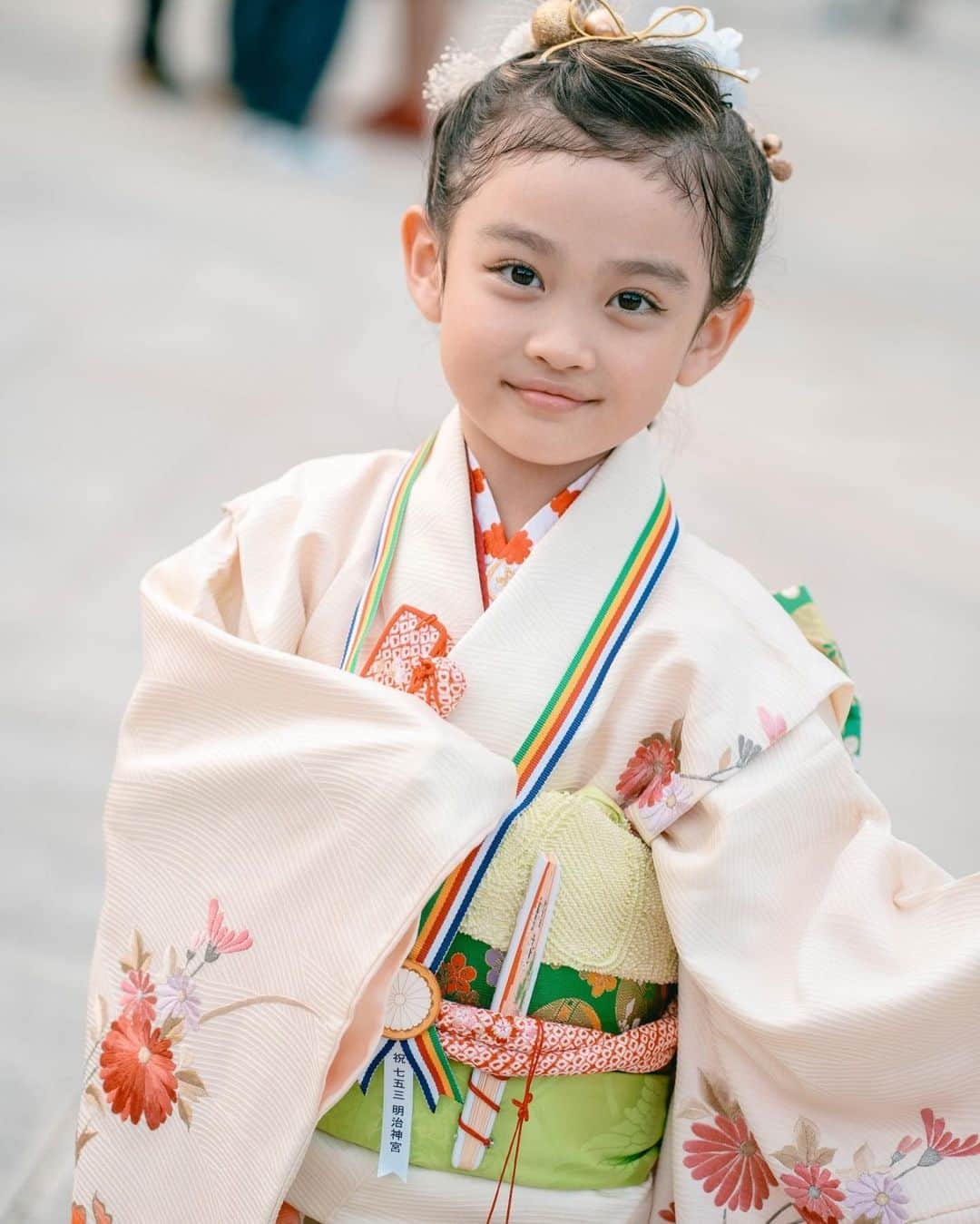 芹澤明日香さんのインスタグラム写真 - (芹澤明日香Instagram)「. 2023.11.4無事に7歳の七五三を終えました👘 スライドしていくと3歳の七五三の写真も 載せてあるんだけどとてもお姉さんになったね😌 しばし七五三写真続きます👘  📸 @takafum1_s   #七五三 #七五三ママ #七五三7歳 #七五三ヘア #七五三写真 #七五三着物 #明治神宮 #仲良し親子 #753 #七五三お参り #しちごさん #shichigosan #七五三ヘアアレンジ #七五三ママコーデ #7歳女の子 #七五三髪飾り #ファミリーフォト」11月5日 16時52分 - 1219asuka