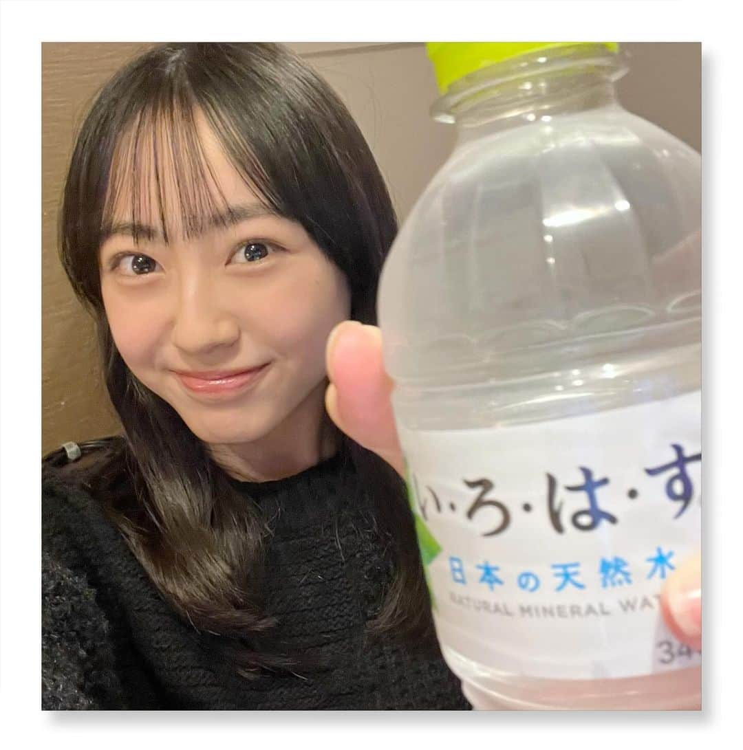 国本姫万里さんのインスタグラム写真 - (国本姫万里Instagram)「最近はお水をめっちゃ飲むの！！ 体にいいらしい、、、🤔💬  みんなはよく飲む飲み物は？  #国本姫万里 #ひまり #スターダストプロモーション #スターダストプロモーション制作3部  #ニコラ #モデル #ニコラモデル #ニコモ #カンコー #カンコー委員会 #nicola #ニコラ12月号 #09 #中2 #お水 #飲み物」11月5日 16時54分 - himari_kunimoto_official