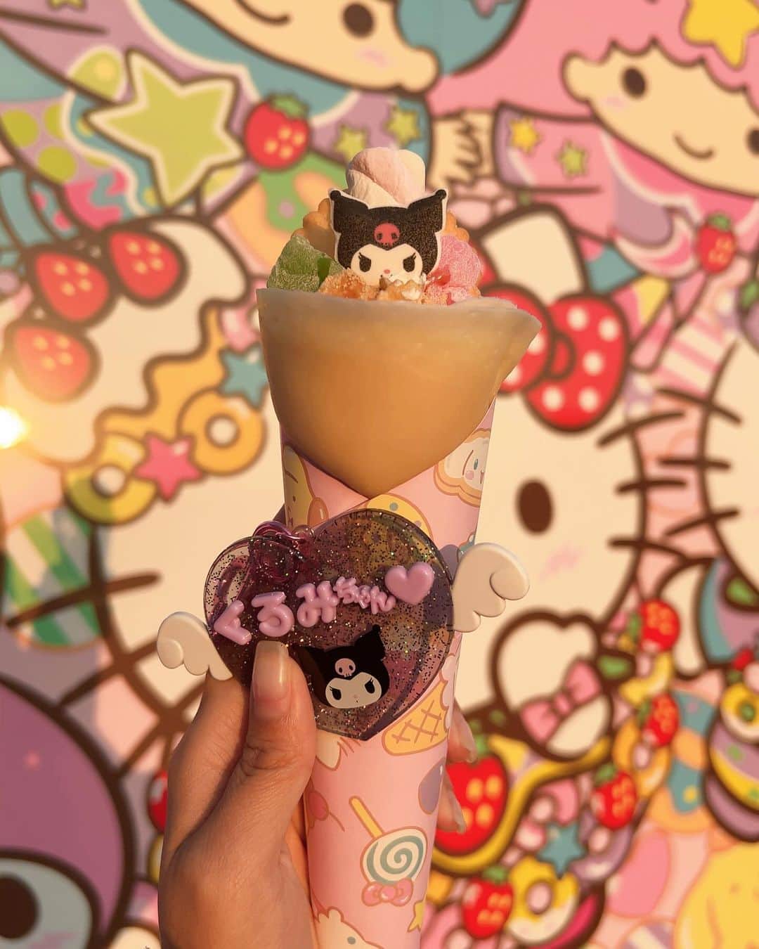 大滝友梨亜のインスタグラム：「新潟にサンリオカフェワゴンがきてたの💜  クロミクレープ頂きました😈💜 可愛うま。🫶   #サンリオ  #クロミ  #アンバサダー  #推し活  #推しとおでかけ   #ゆりあのいんすた」