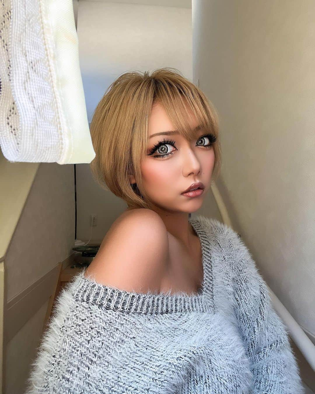 AiRi（前川愛莉）さんのインスタグラム写真 - (AiRi（前川愛莉）Instagram)「. . . ただいま🩶🩶金髪ショート！ あいりといえばって言われるくらい定着してるよねっ しっくり来すぎてるまたブームきた🎼🎹 . . . . . #egg #ギャル #ダンサー #ショートヘア #ハイトーンショート  #ハイトーン #もふもふ #instagood #ootd #fashion #おすすめ」11月5日 17時24分 - a12dance07