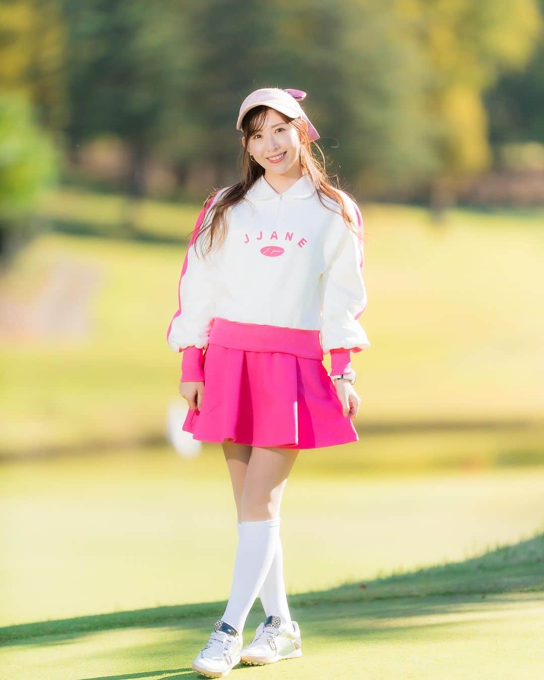 J.JANE JAPANさんのインスタグラム写真 - (J.JANE JAPANInstagram)「.  Romantic Autumn with J.JANE〜❥︎:❥︎  Color Contrast Sweats Shirts Set up ¥42,000（in tax）  Color: Pink/DeepBlue/Mint Size : M  ※ワンサイズ展開のウェアとなります。  🇯🇵 https://www.j-jane.jp/  ⋱⋰ ⋱⋰ ⋱⋰ ⋱⋰ ⋱⋰ ⋱⋰ ⋱⋰  #韓国ゴルフウェア#ゴルフウェア#ゴルフウェアレディース #可愛いゴルフウェア#j_jane#ゴルフウェアセレクトショップ #人気ゴルフウェア #ゴルフ女子#ゴルフ女子コーデ」11月5日 17時30分 - j.jane_japan