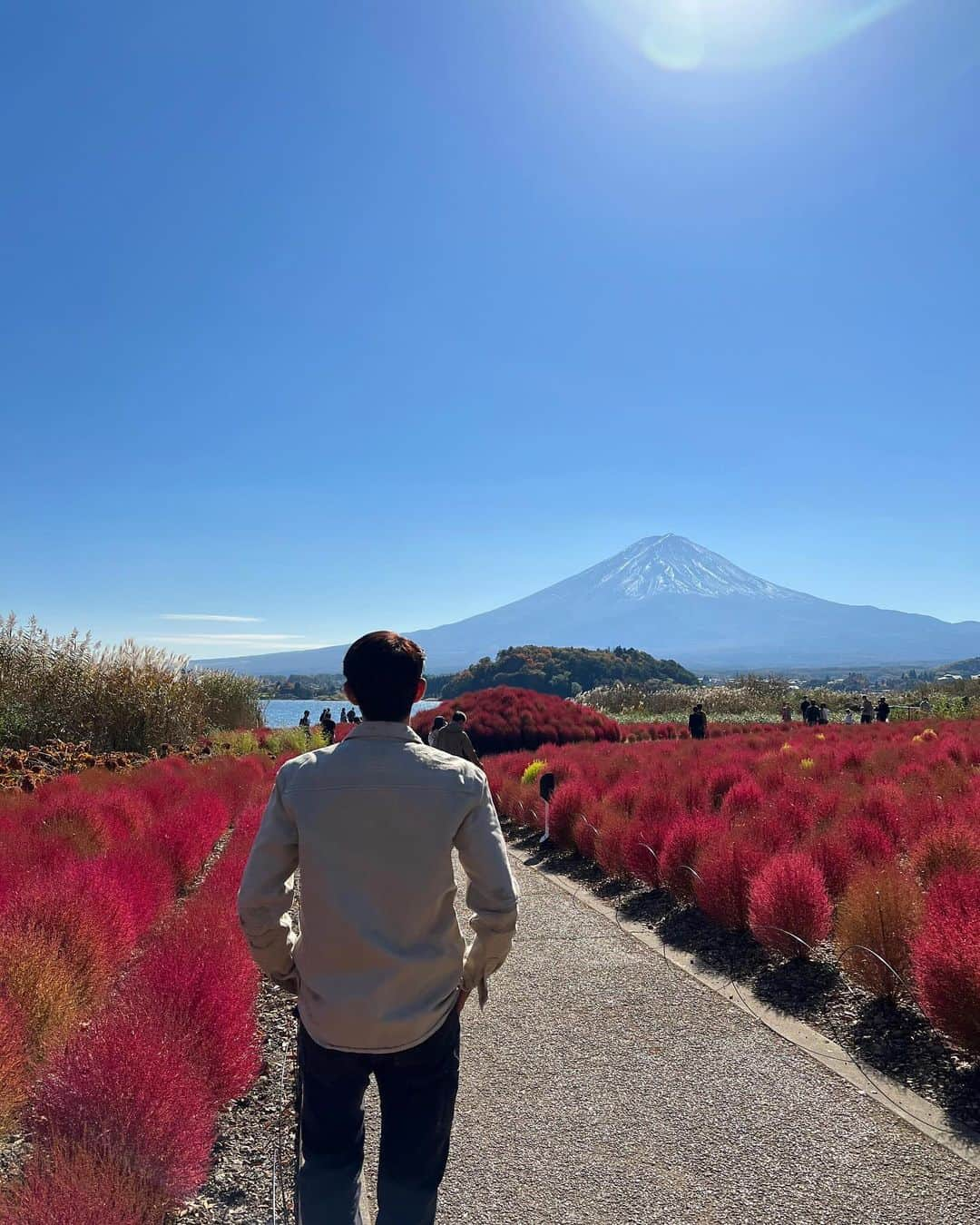 ファン・グァンヒのインスタグラム：「가을🍁🌾」